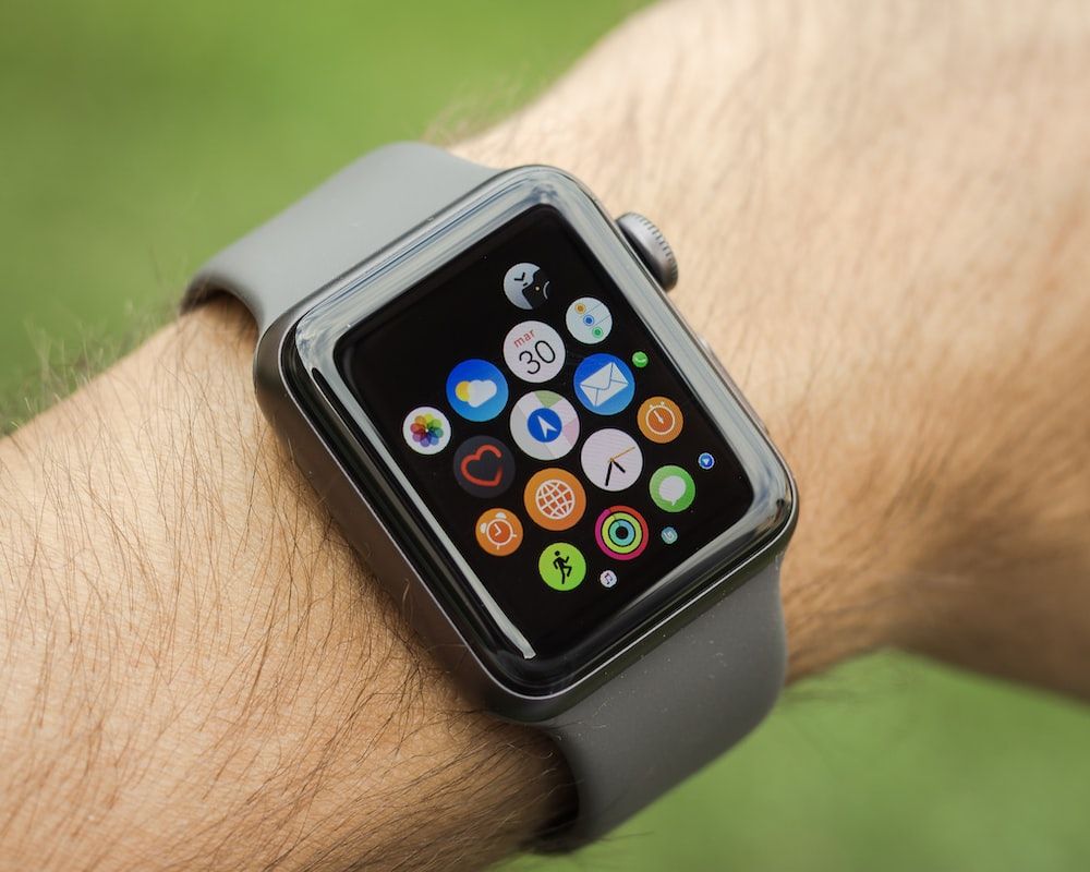 Apple Watch, Handgelenk, App-Symbole, Space Grau, Smartwatch, Hintergrundbild