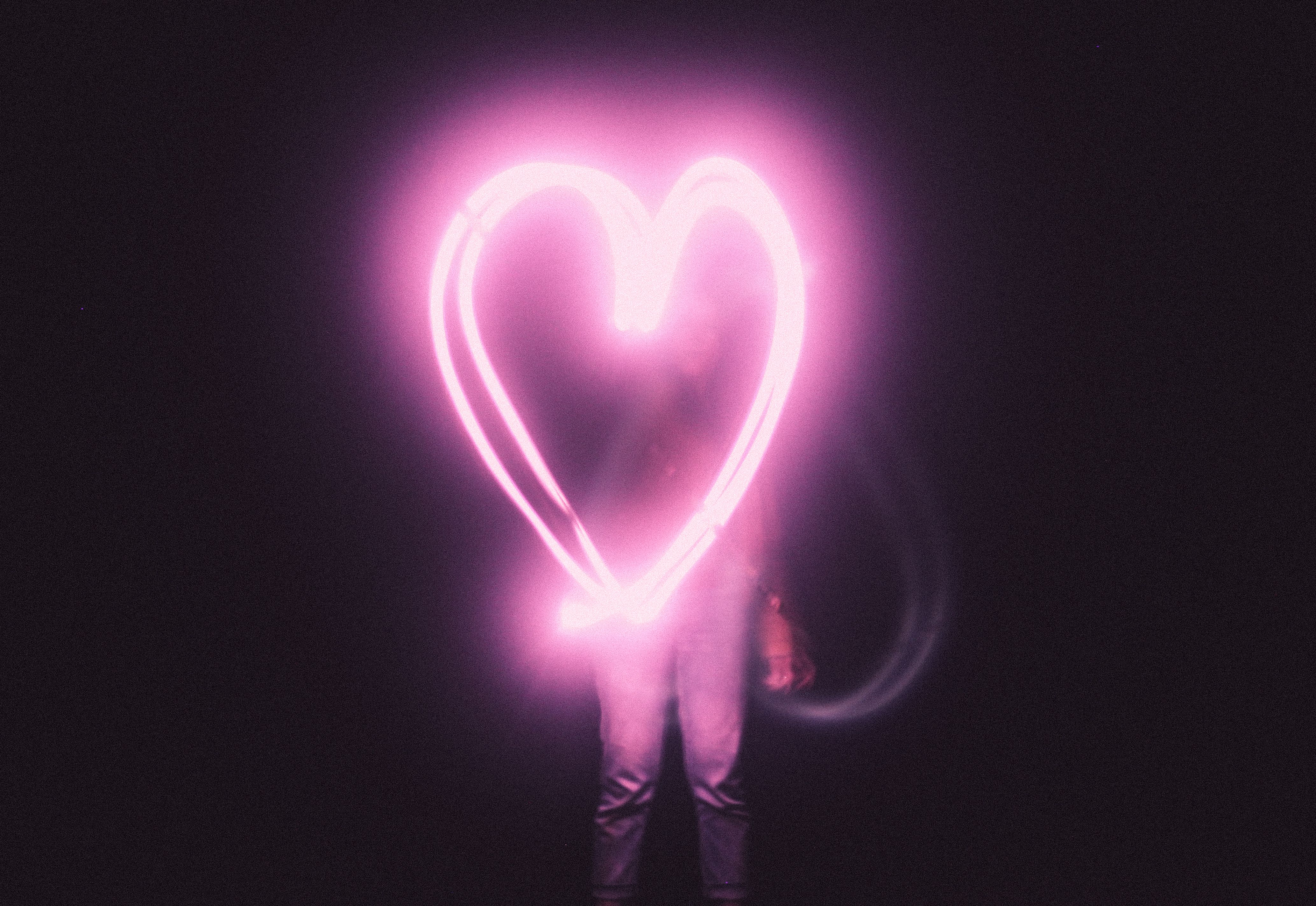 Herz, Lichtmalerei, Rosa, Dunkel, Langzeitbelichtung, 4K, Hintergrundbild für den PC