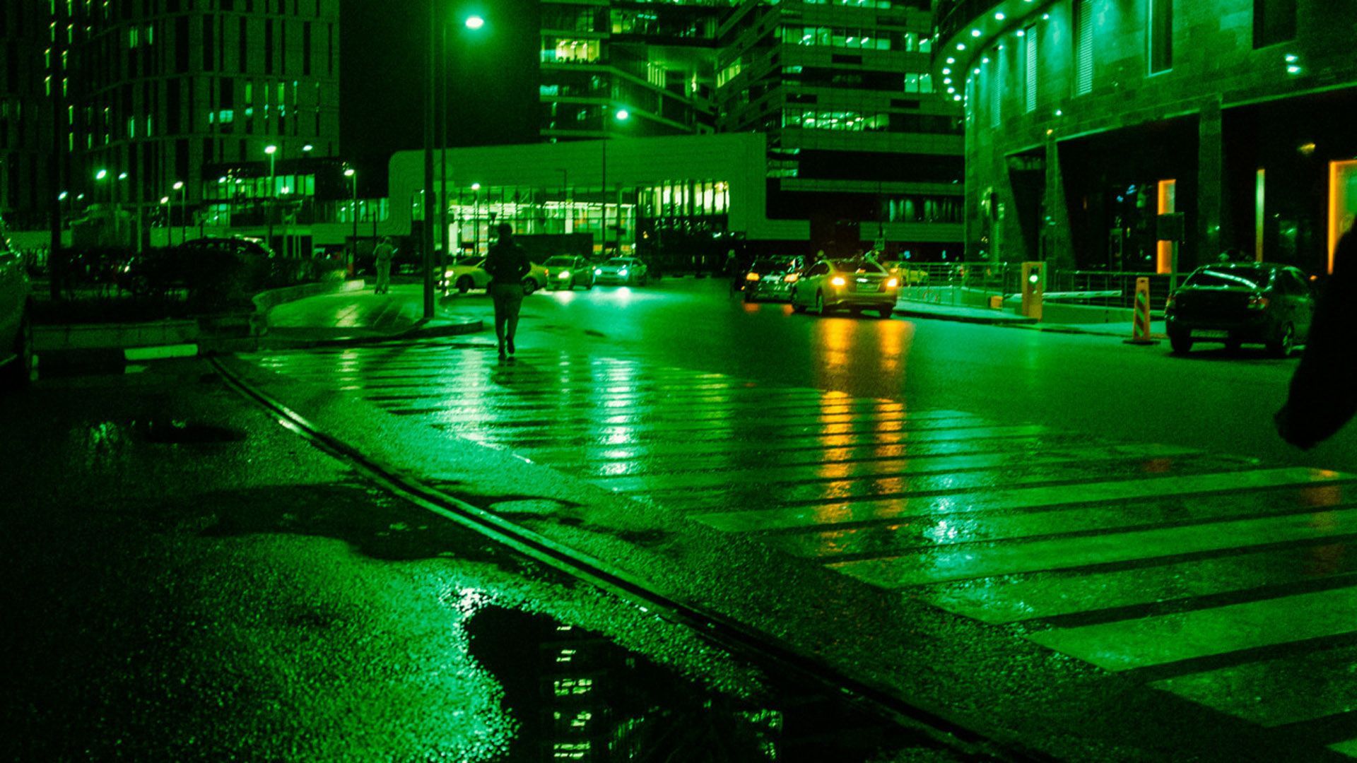 Straße, Nacht, Grünes Licht, Regen, Stadt, 16:9, Full-HD-Hintergrundbild für den Desktop