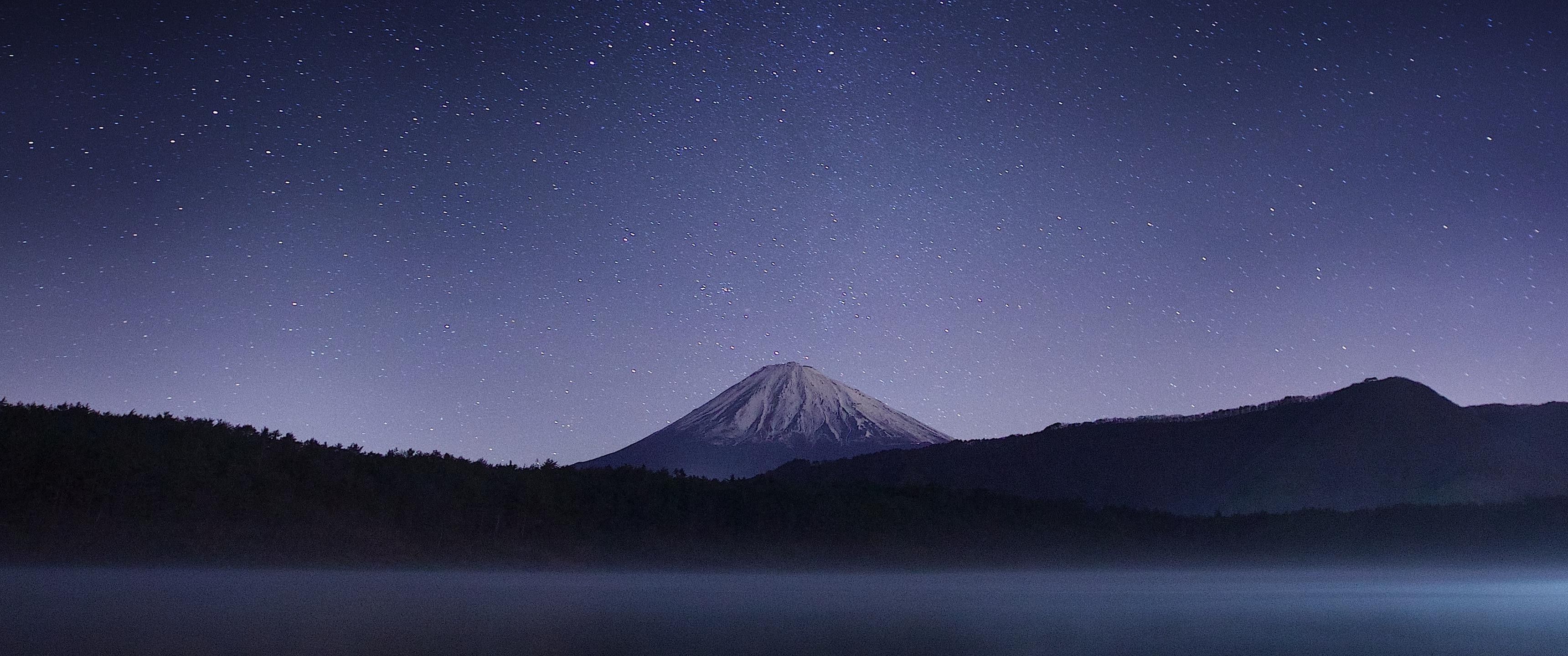 Fuji, Japan, Berg, Sternenhimmel, See, Nacht, 21:9, 2K-Hintergrundbild für den Desktop