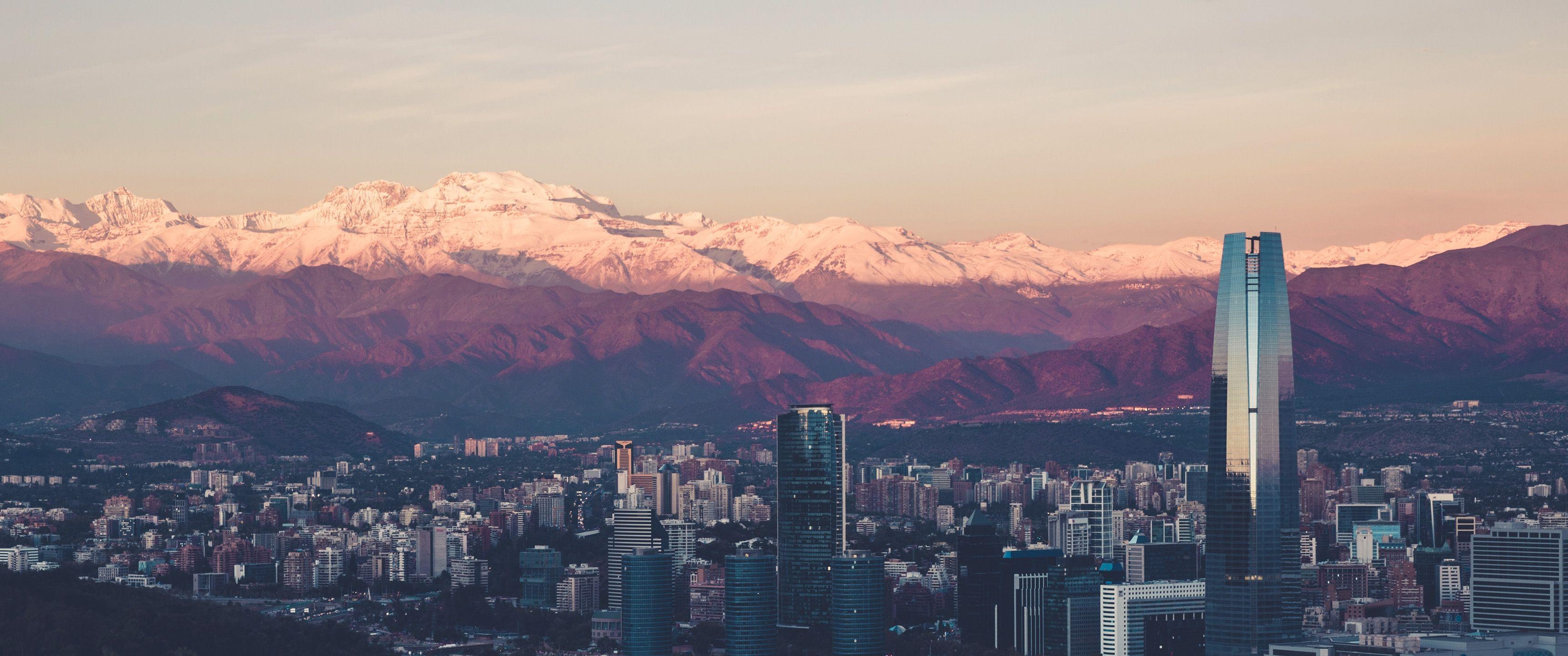 Santiago de Chile, Gran Torre Santiago, Anden, Skyline, Schneeberge, 2K, Windows-Hintergrundbild