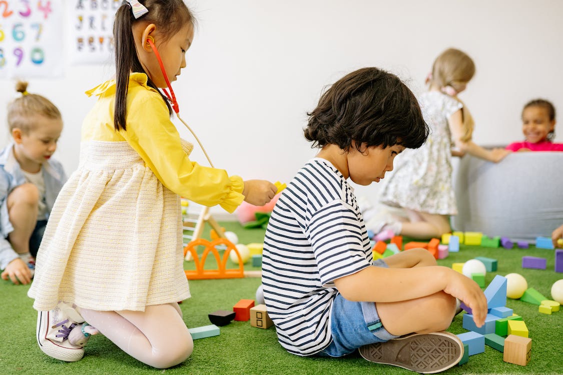Kinder, Spielen, Bauklötze, Kindergarten, Spielzeug, Hintergrundbild