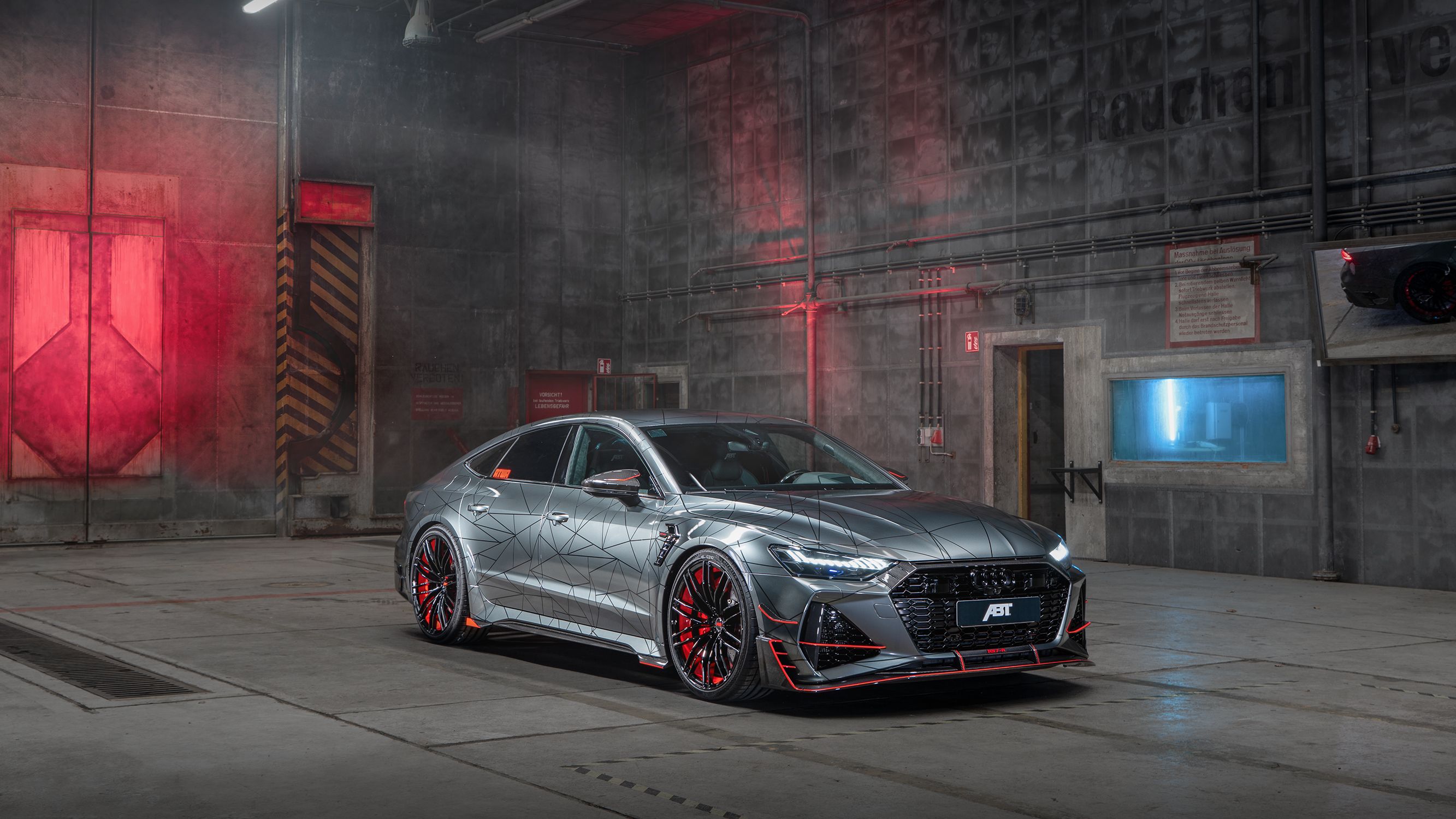 Audi RS7, ABT Sportsline, Grau, Rote Akzente, Halle, 16:9, 2K-Hintergrundbild für den Desktop