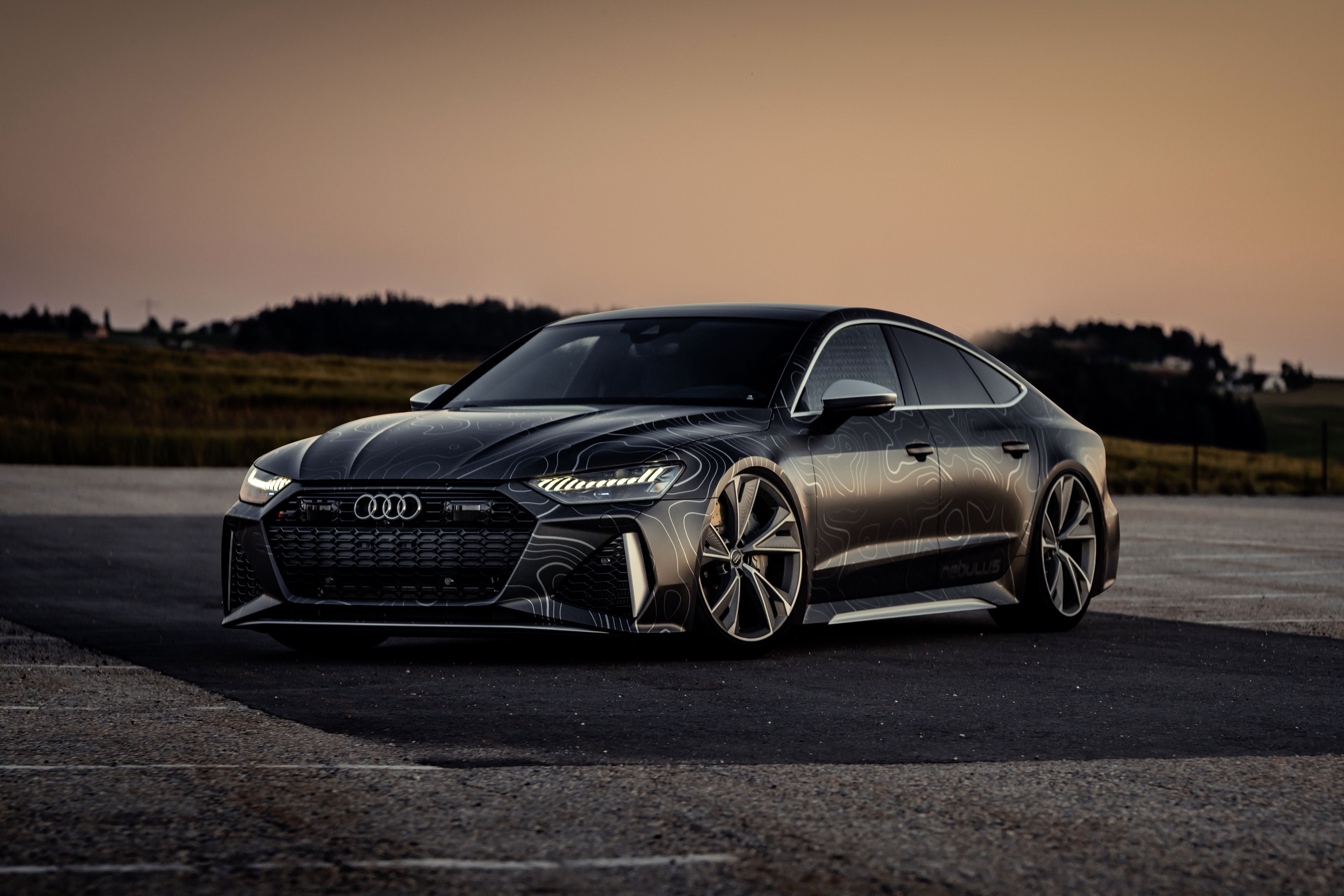 Audi RS7 Sportback, Schwarz, Dämmerung, Parkplatz, Frontansicht, 4K, Desktop-Hintergrund