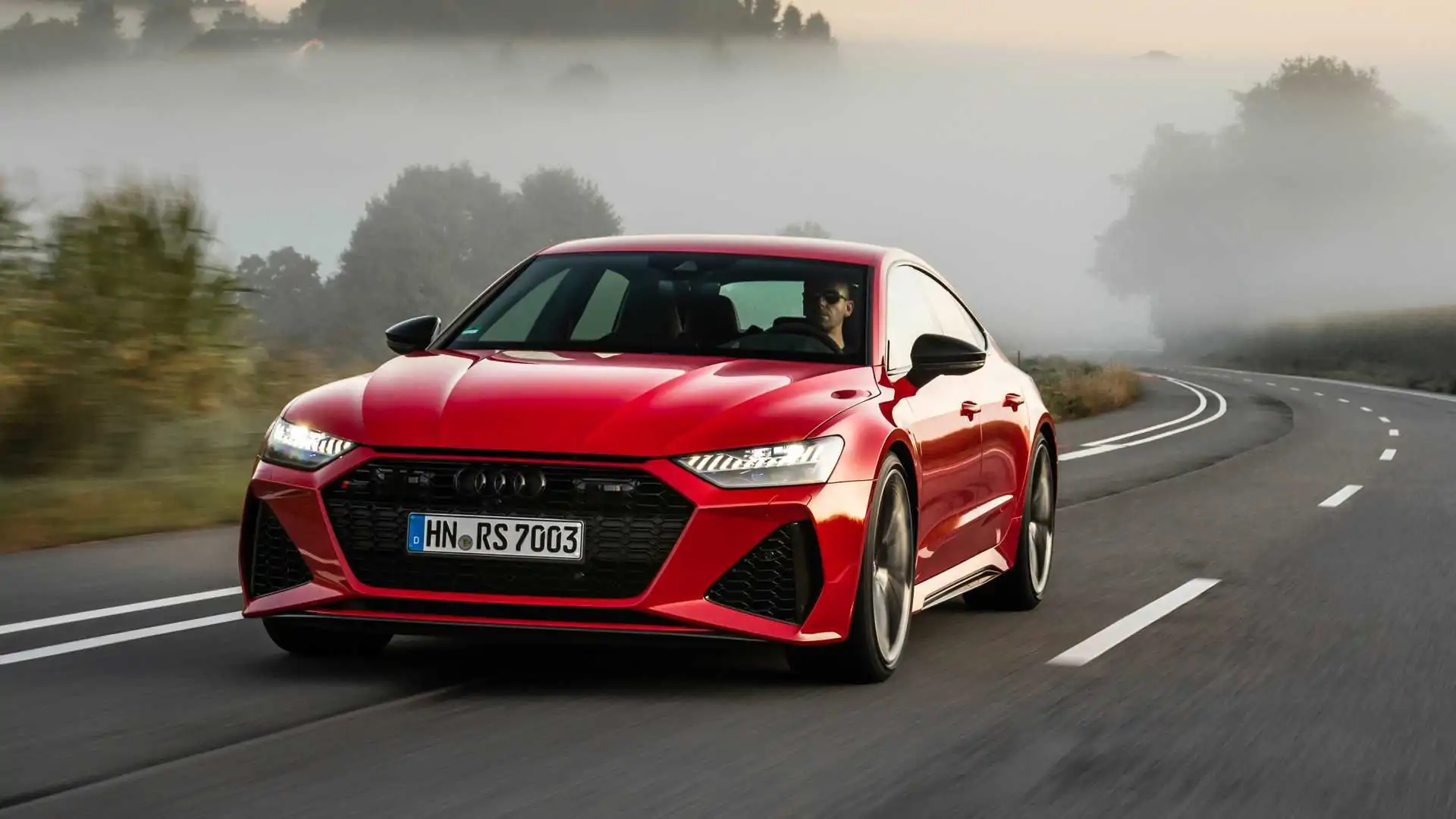 Audi RS7 Sportback, Rot, Nebel, Landstraße, Fahraufnahme, Full HD, Desktop-Hintergrund