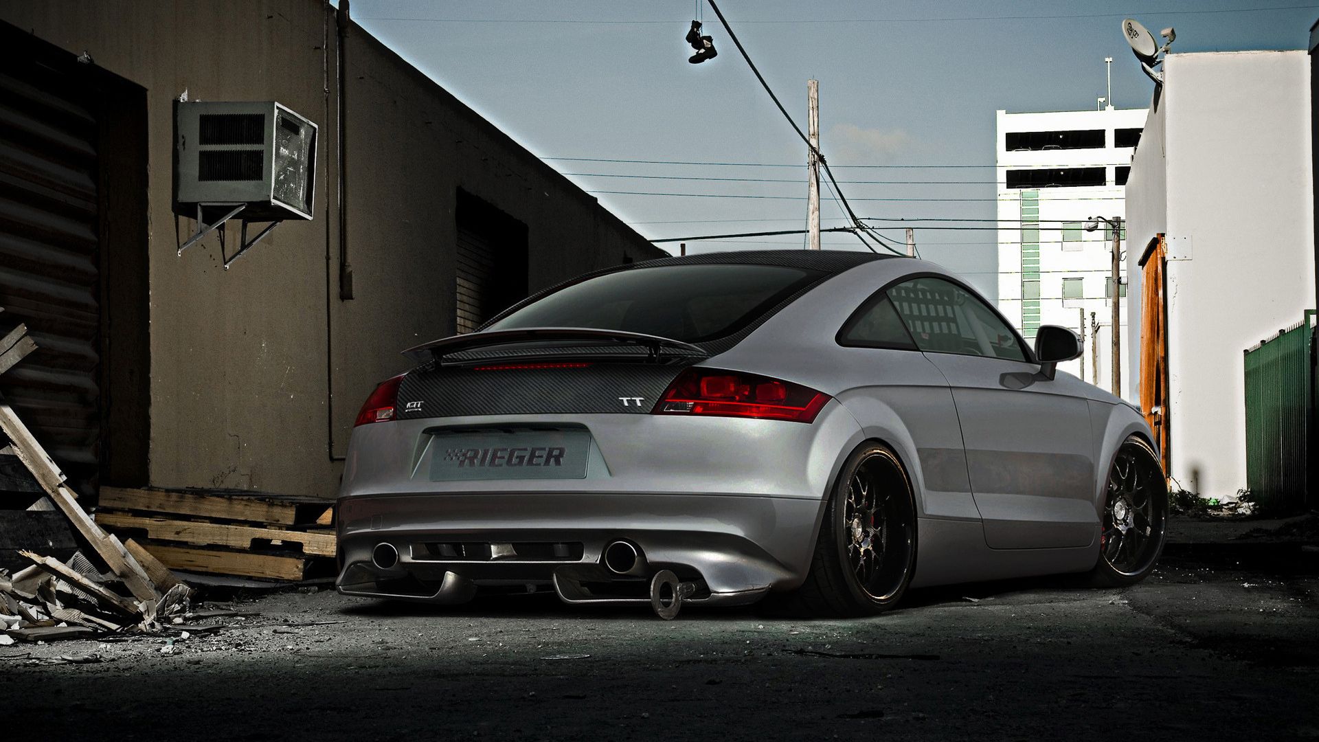 Audi TT, Silber, Heckansicht, Hinterhof, Urban, 16:9, Full-HD-Hintergrundbild für den Desktop