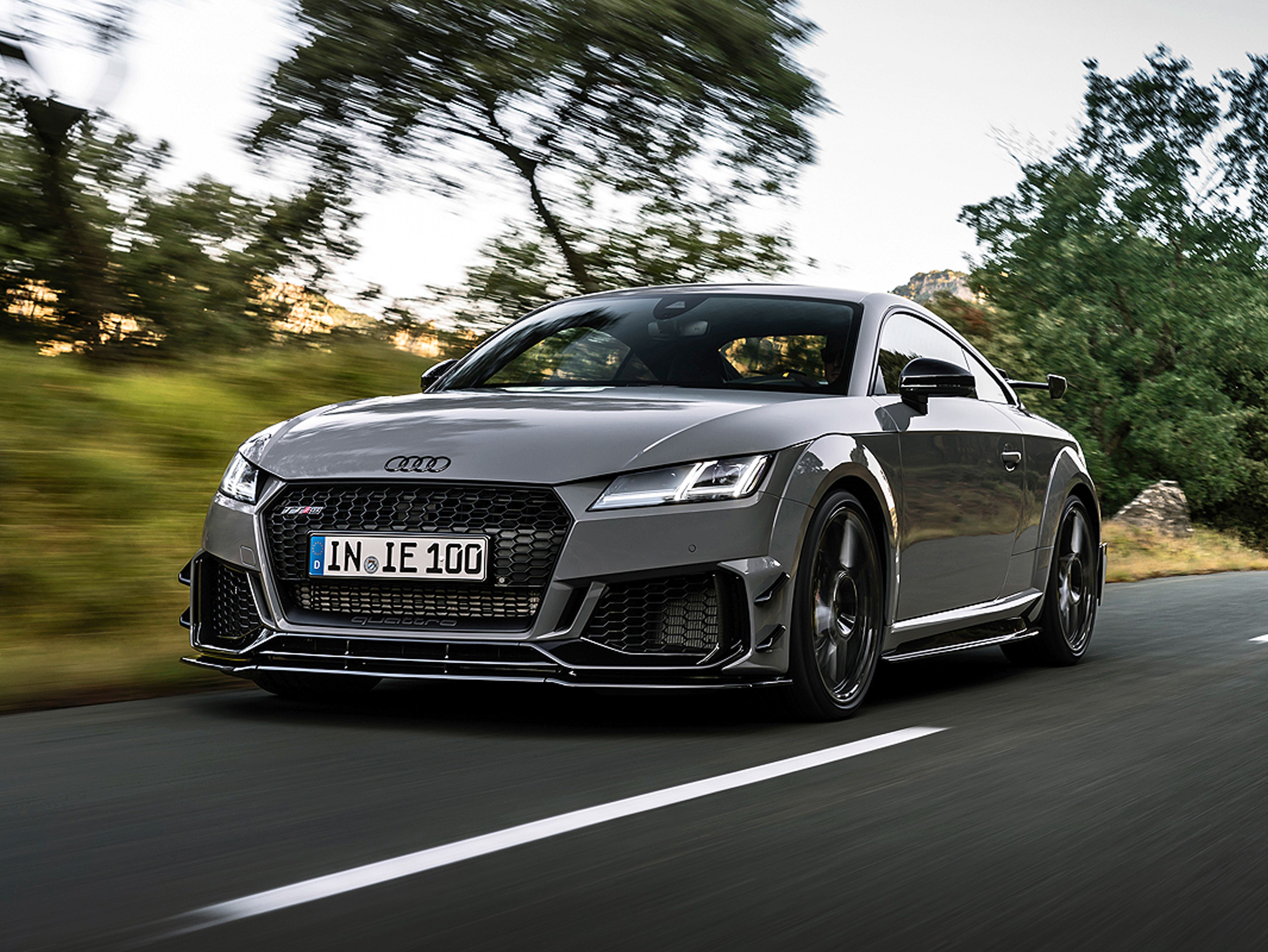 Audi TT RS, Grau, Fahraufnahme, Landstraße, Bäume, 4K, iPad-Hintergrundbild