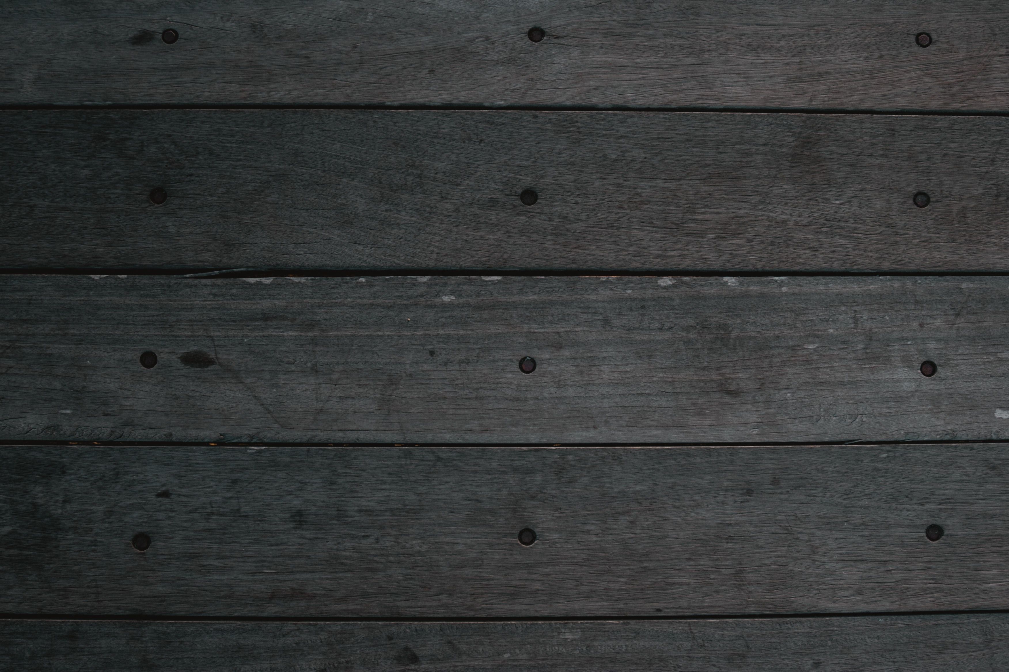 Dunkle Holzbretter, Schwarzgrau, Horizontale Dielen, Nägel, Holztextur, 2K-Hintergrundbild für PC