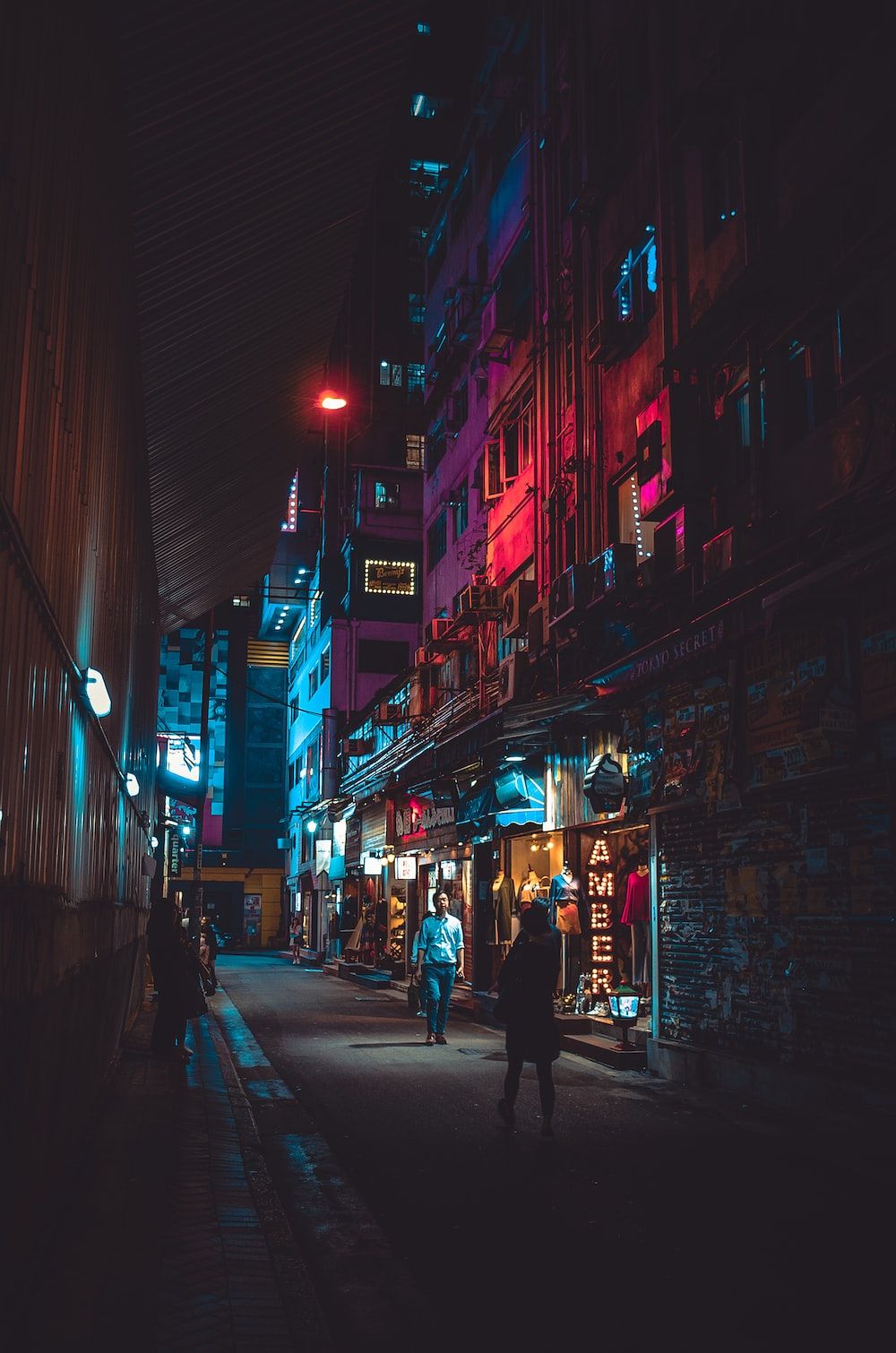 Gasse, Nachtstadt, Neonlicht, Straße, Urban, Hochformat, Hintergrundbild fürs Smartphone