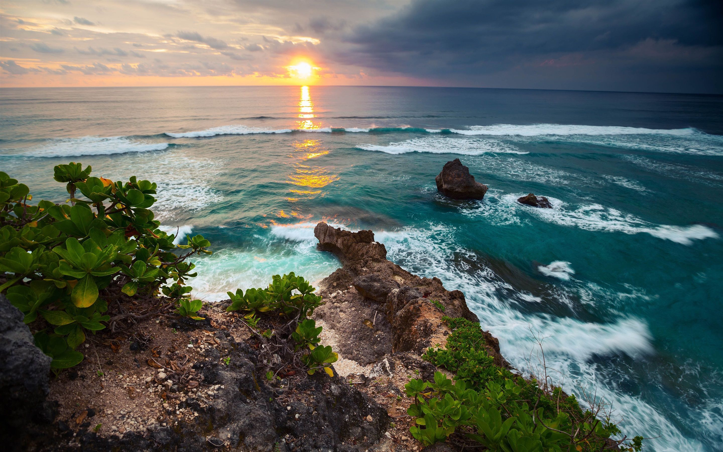 Bali, Felsküste, Sonnenuntergang, Ozean, Brandung, Klippen, 2K, PC-Hintergrundbild