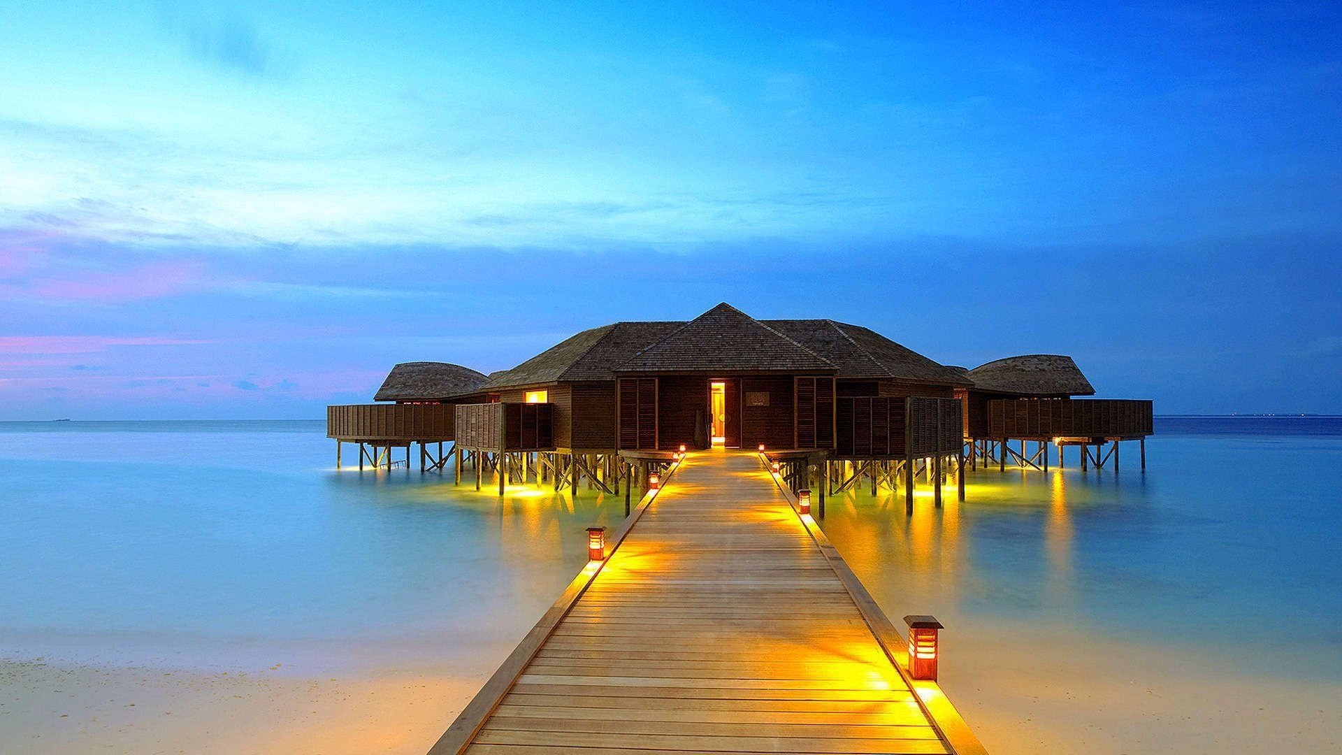 Bali, Wasserbungalows, Steg, Ozean, Abenddämmerung, Beleuchtung, Full HD, Windows-Hintergrundbild