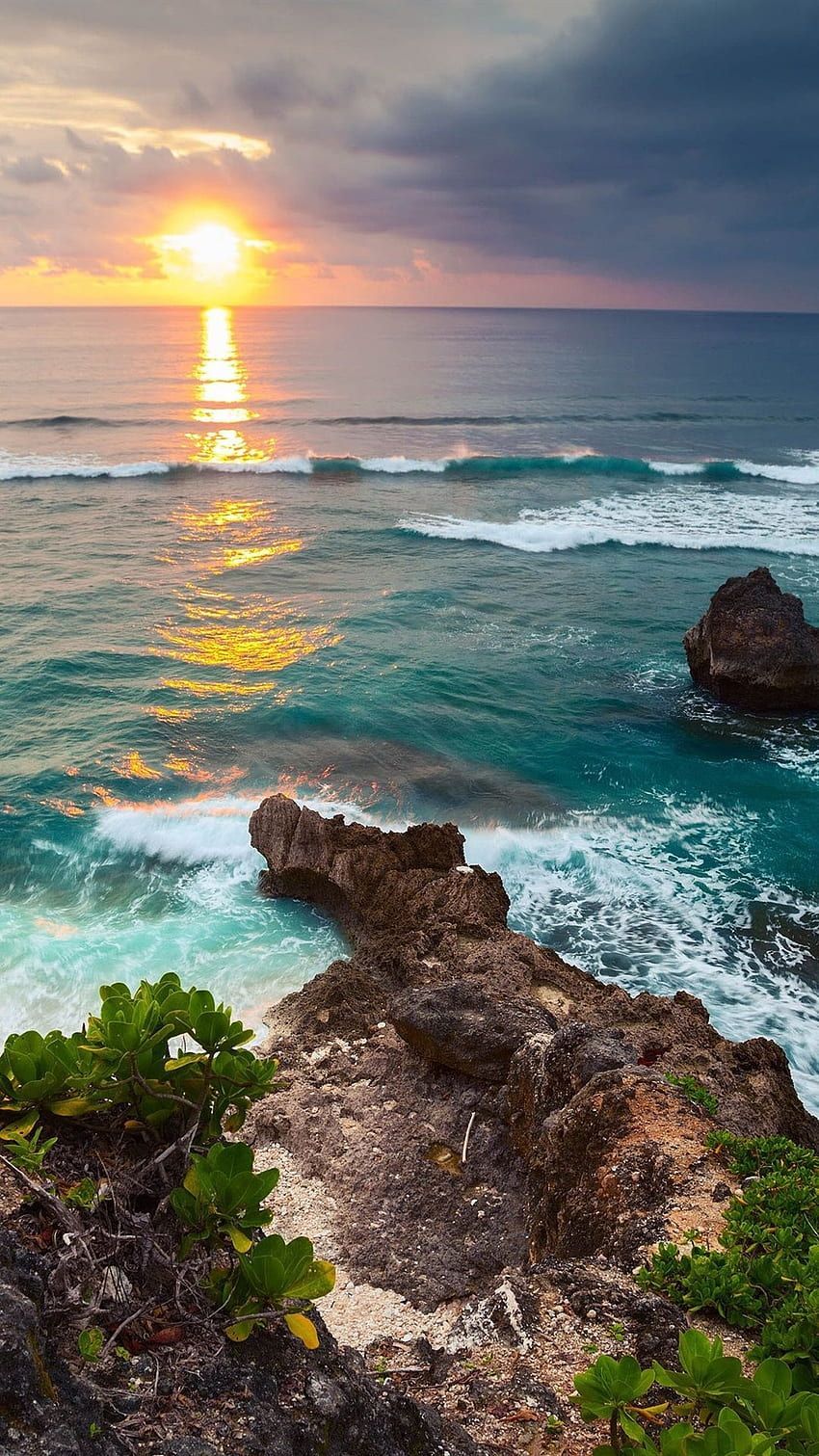 Bali, Sonnenuntergang, Felsküste, Meer, Wellen, Hintergrundbild für iPhone und Android