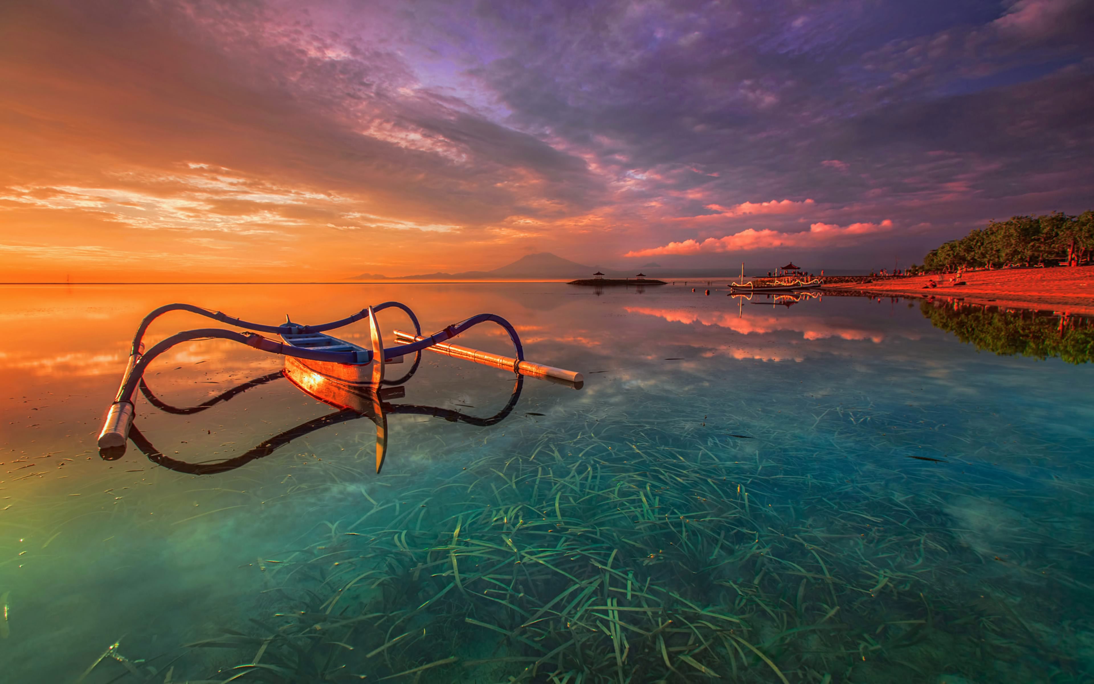 Bali, Auslegerboot, Jukung, Sonnenuntergang, Ruhiges Meer, Lila Himmel, 4K, Windows-Hintergrundbild