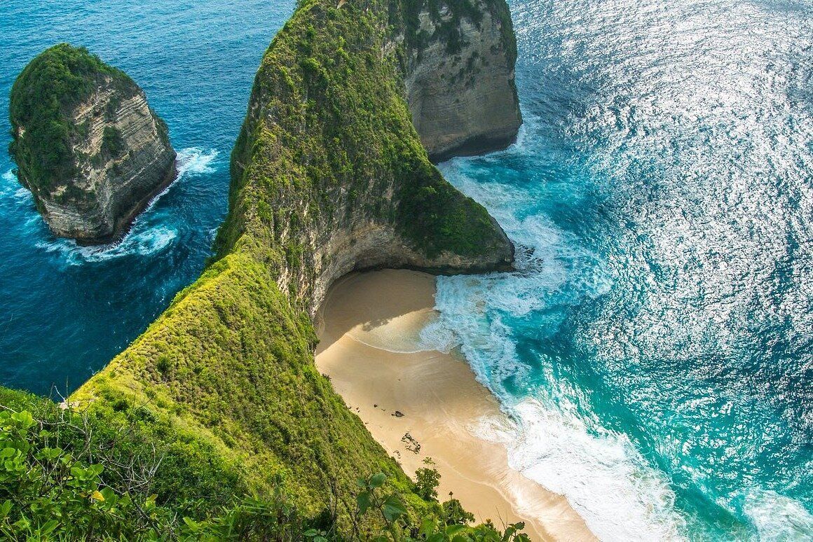 Kelingking Beach, Nusa Penida, Bali, Klippen, Strand, Luftaufnahme, Hintergrund