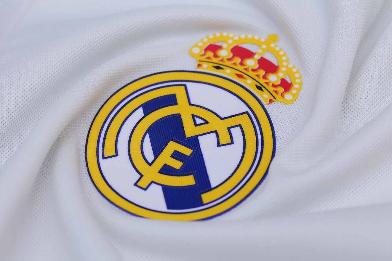 Real Madrid, Wappen, Weißer Stoff, Trikot, HD, Desktop-Hintergrund für Windows