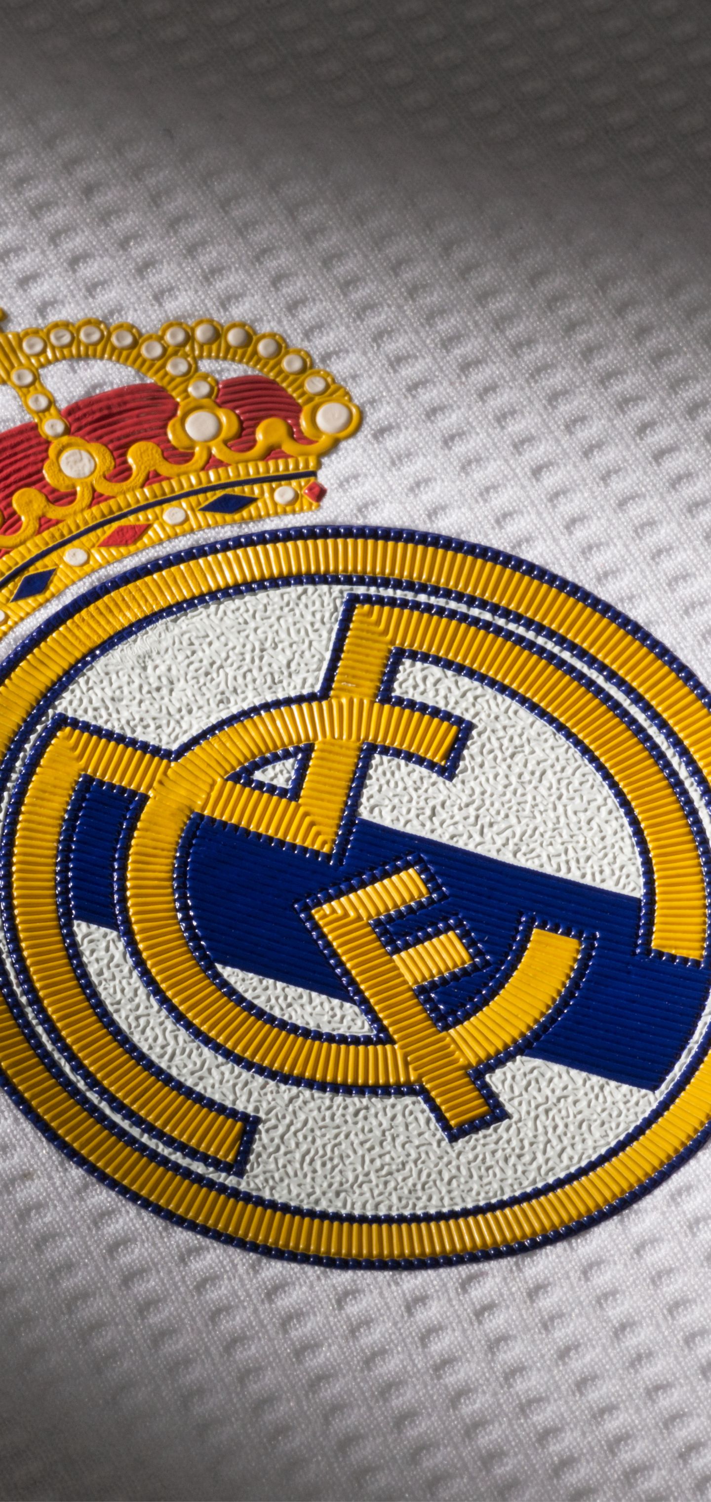 Real Madrid, Wappen, Trikotstoff, Nahaufnahme, QHD+, Sperrbildschirm fürs iPhone