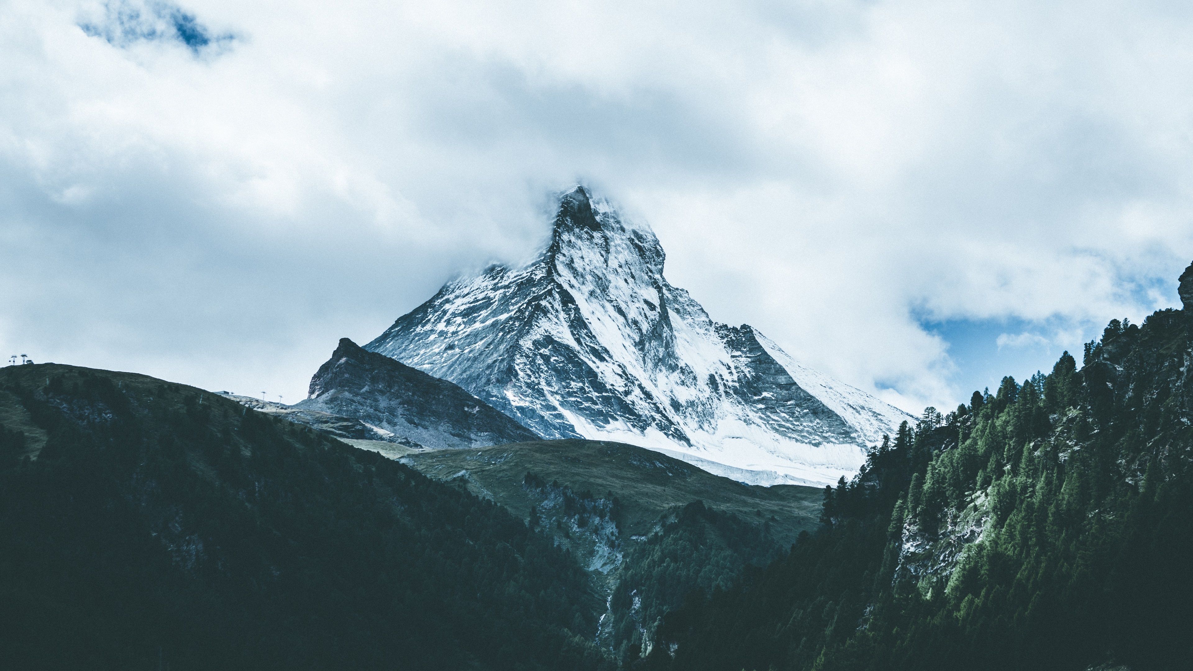 Matterhorn, Alpen, Schweiz, Wolken, Nadelwald, 4K, Hintergrundbild für den PC