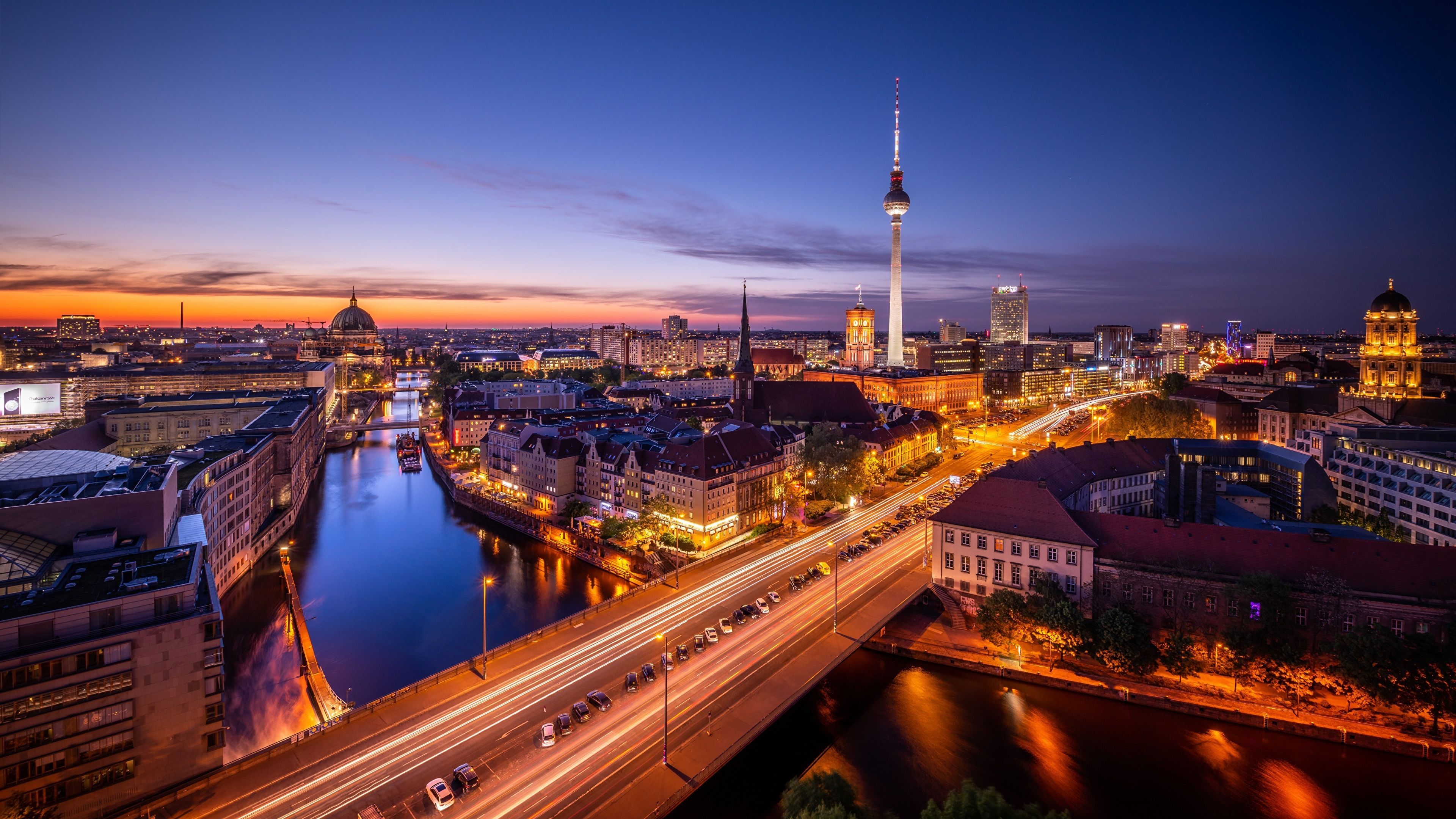 Berliner Fernsehturm, Spree, Berlin, Nachtaufnahme, Lichtspuren, Skyline, 3840x2160, PC-Hintergrundbild
