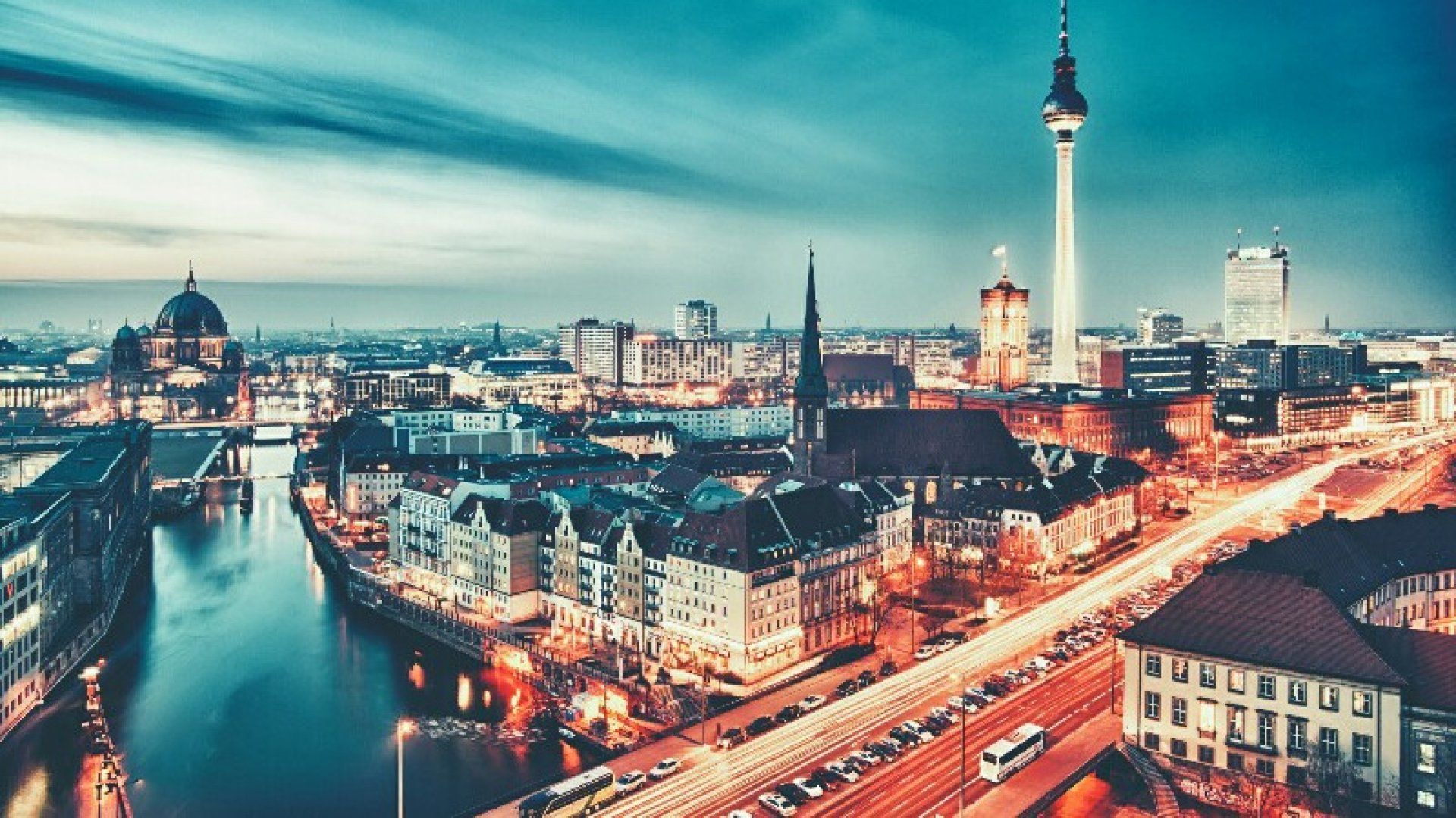 Berliner Fernsehturm, Spree, Berlin, Stadtpanorama, Lichtspuren, Türkiser Himmel, Full-HD-Hintergrundbild
