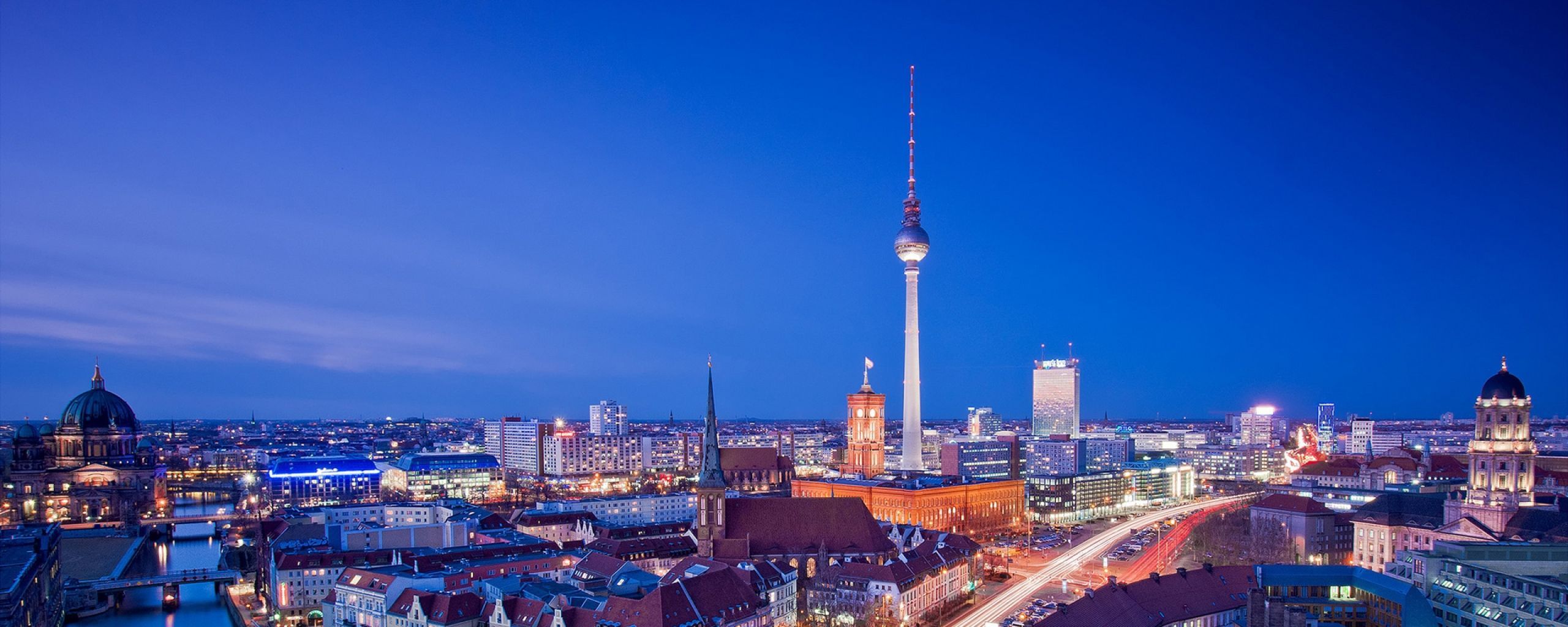 Berliner Fernsehturm, Berlin, Skyline, Blaue Stunde, Panorama, 2K, PC-Hintergrundbild