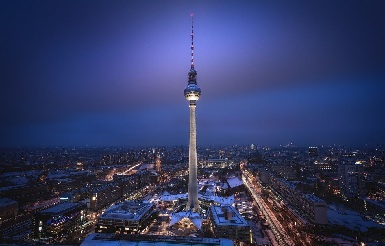 Berliner Fernsehturm, Berlin, Nacht, Luftaufnahme, Stadtlichter, Blauer Himmel, HD-Desktop-Hintergrund