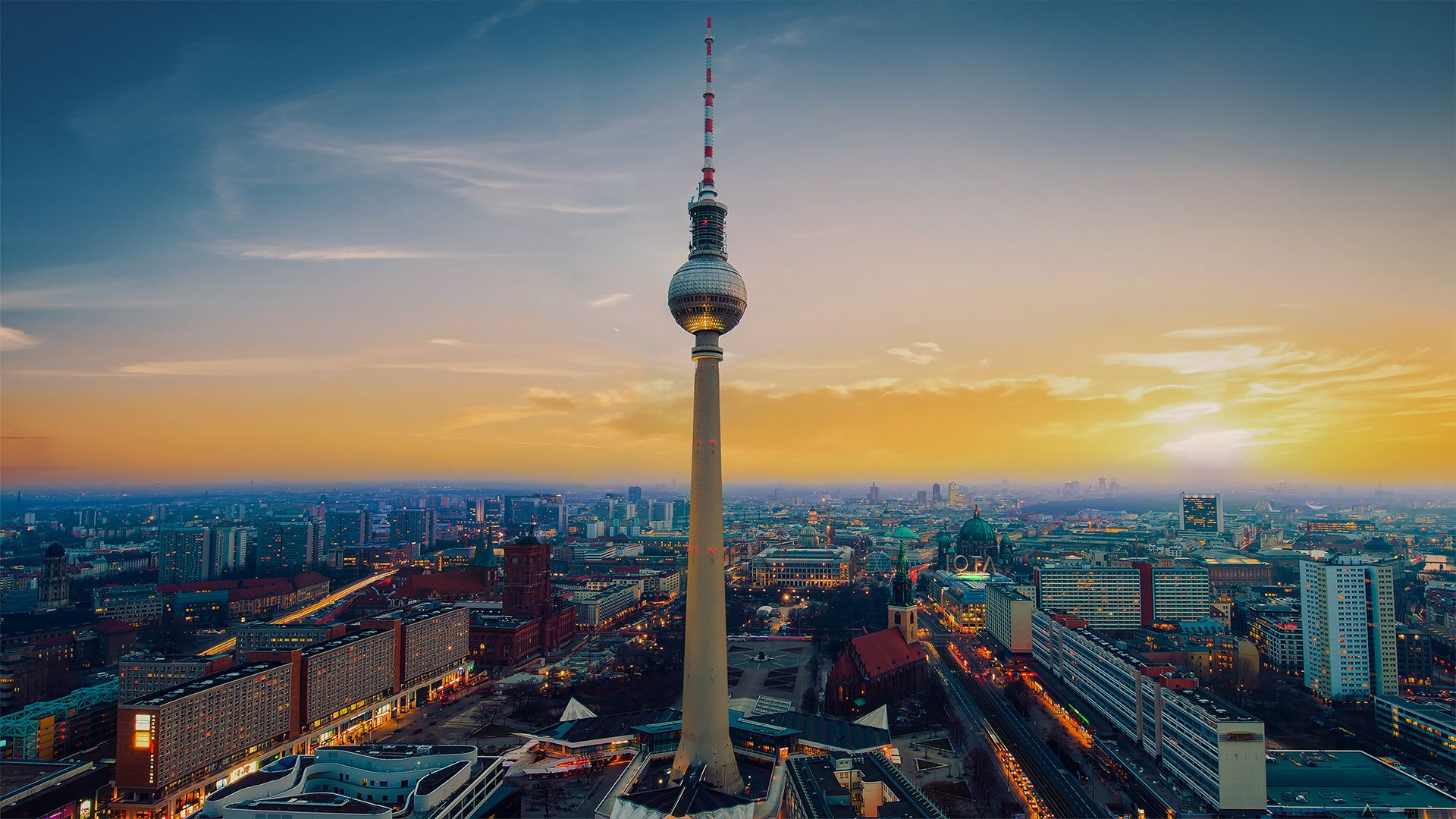 Berliner Fernsehturm, Berlin, Sonnenuntergang, Stadtpanorama, Goldener Himmel, 1080p-Hintergrundbild