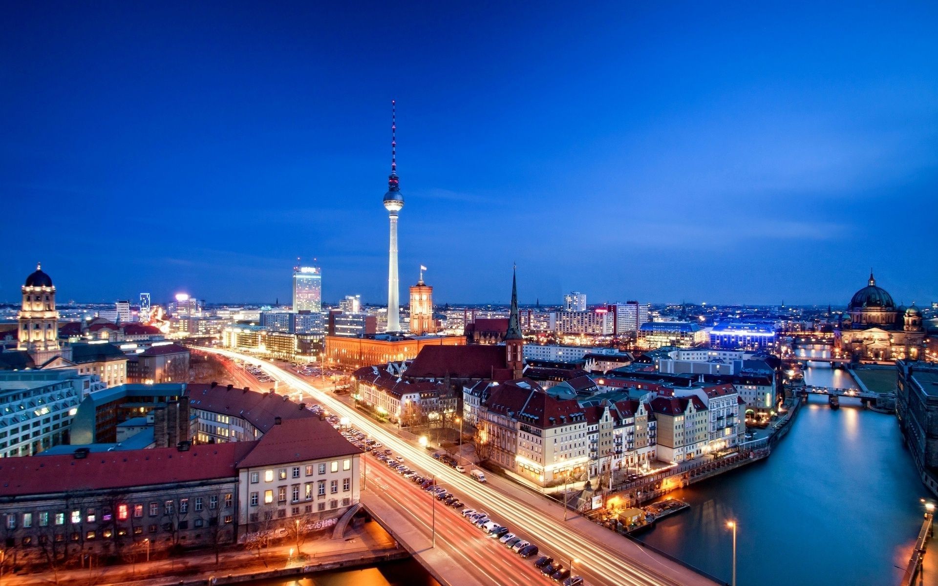Berliner Fernsehturm, Spree, Berlin, Blaue Stunde, Lichtspuren, Skyline, Full HD, Breitbild-Hintergrundbild