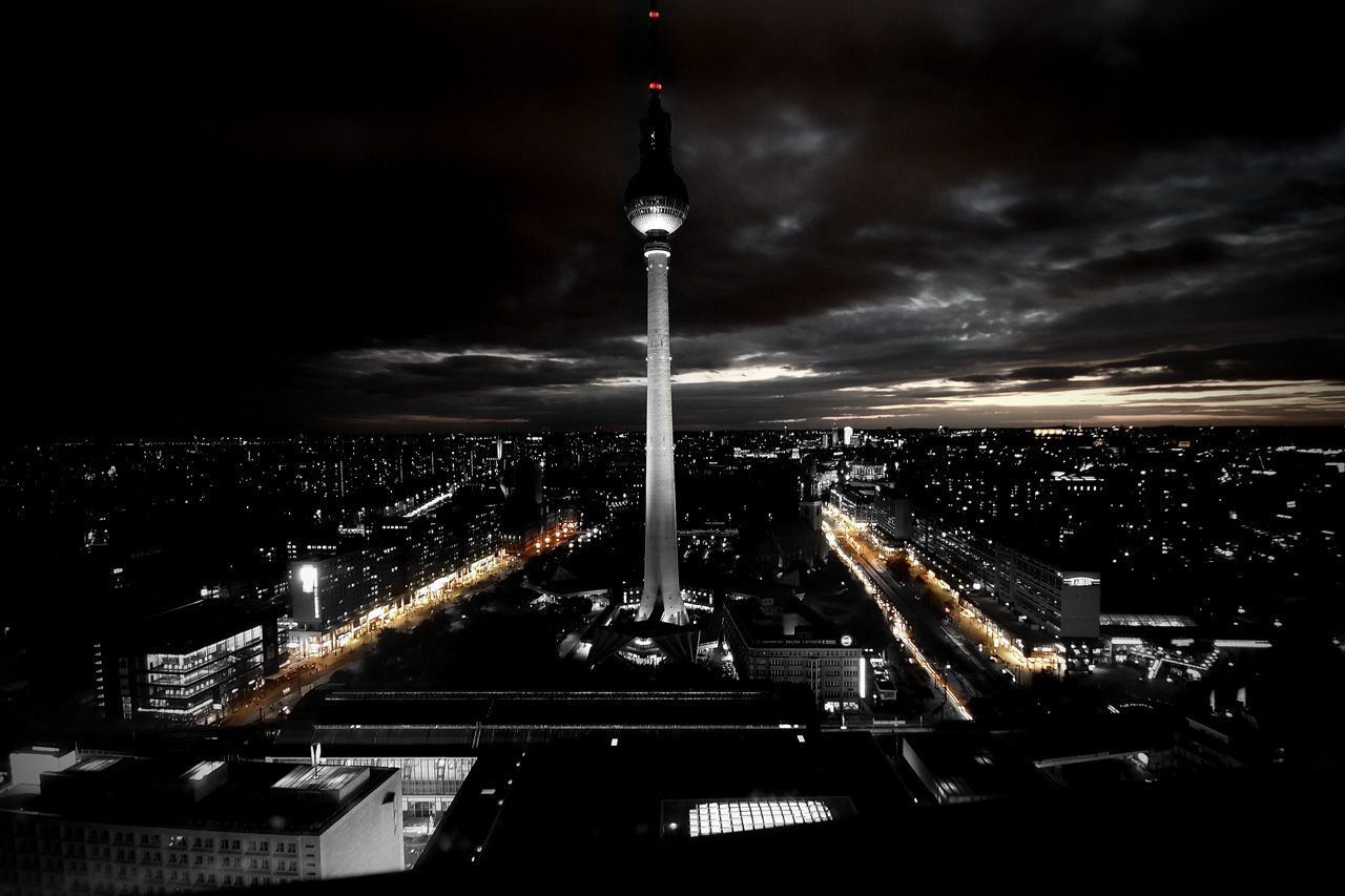 Berliner Fernsehturm, Berlin, Schwarzweiß, Nacht, Stadtlichter, HD, Windows-Hintergrundbild