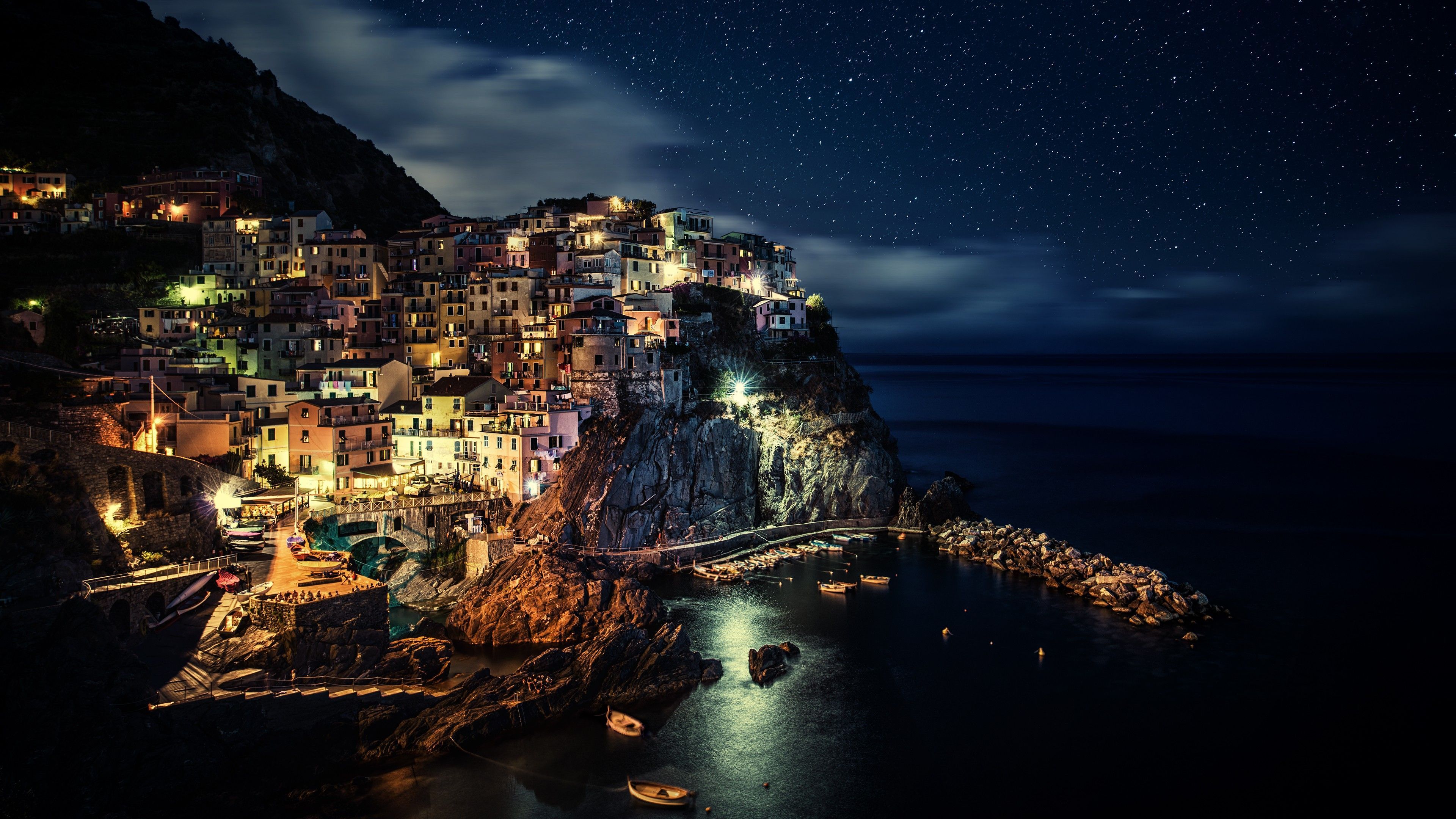 Manarola, Cinque Terre, Italien, Küstendorf, Nacht, Felsküste, 4K, Desktop-Hintergrund