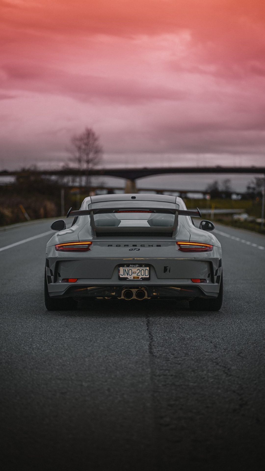 Porsche 911 GT3 RS, Porsche, Heckansicht, Landstraße, Rosa Himmel, Sportwagen, Smartphone-Hintergrund