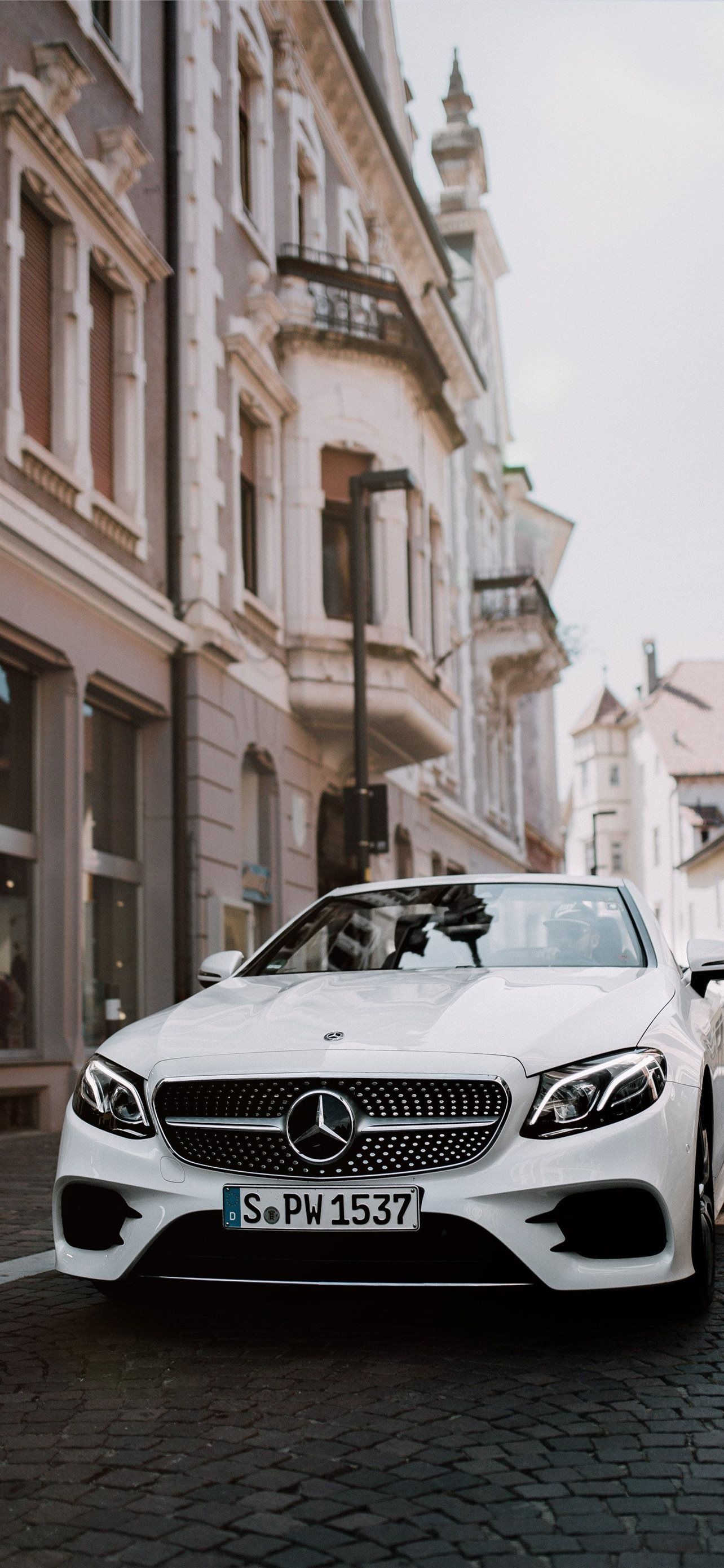 Mercedes-Benz E-Klasse Cabrio, Weiß, Altstadt, Straße, Full HD, Sperrbildschirm fürs iPhone