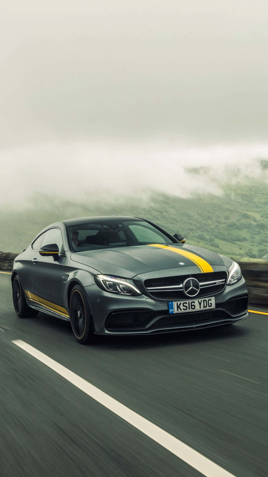 Mercedes-AMG C 63 Coupé, Grau, Landstraße, Nebel, Full HD, Handy-Hintergrund im Hochformat