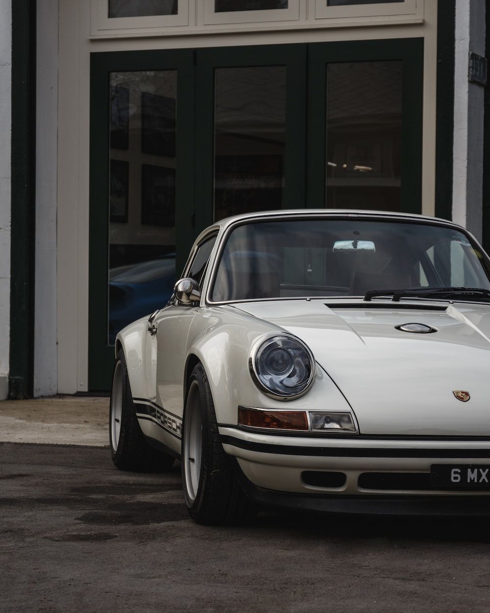Porsche 911, Porsche, Klassiker, Weißer Oldtimer, Garage, Hintergrundbild fürs Tablet