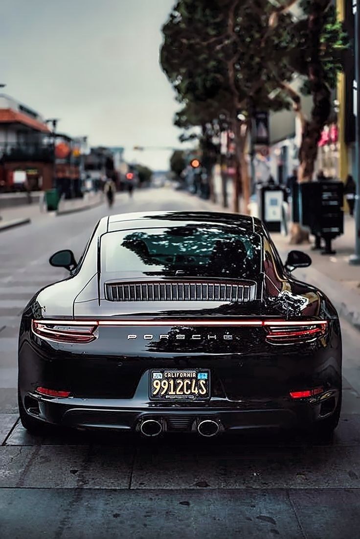 Porsche 911 Carrera, Porsche, Heckansicht, Straße, Schwarzer Sportwagen, Stadt, HD-Tablet-Hintergrundbild