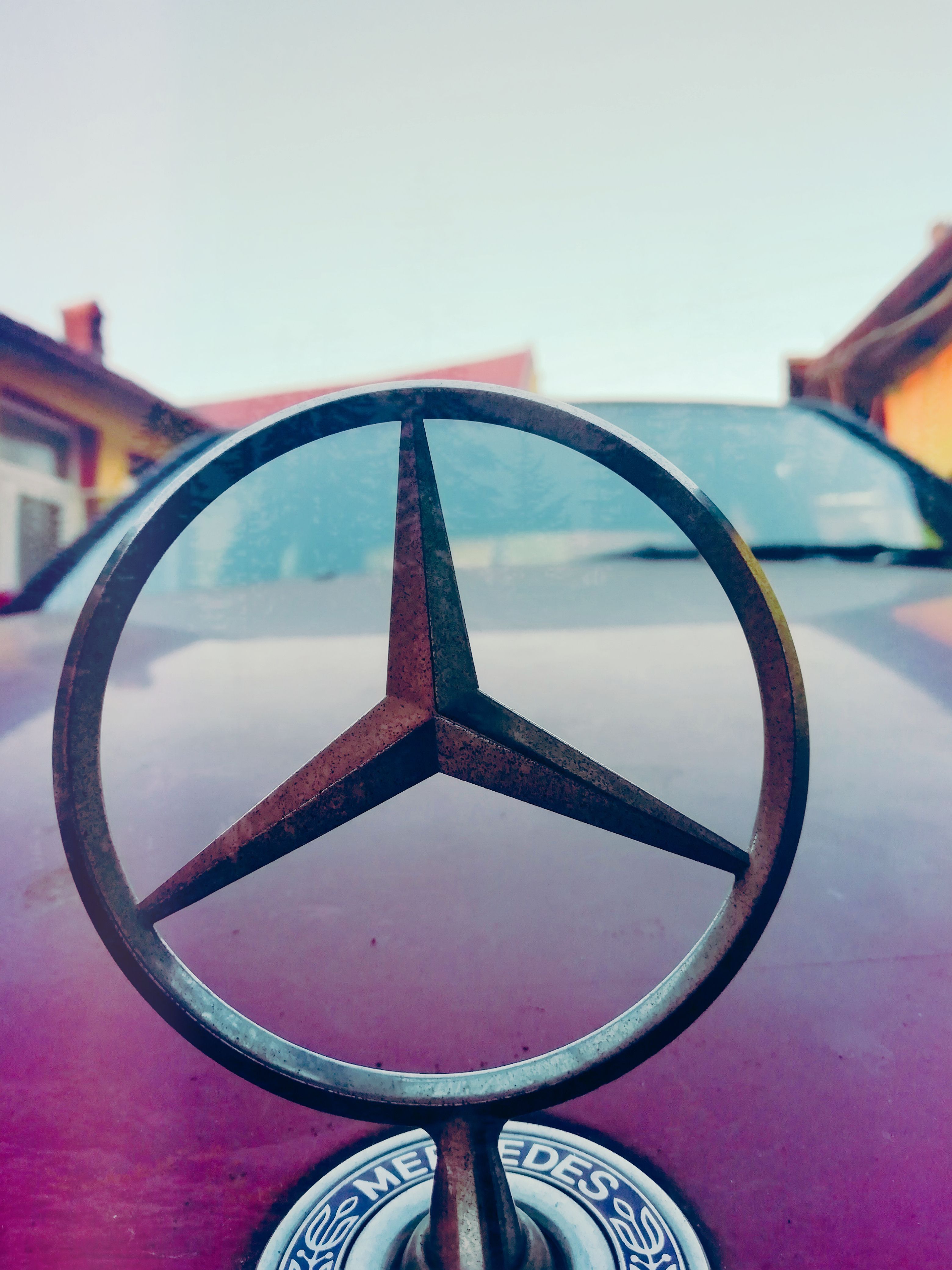 Mercedes-Stern, Kühlerfigur, Nahaufnahme, Rosa, QHD+, iPad-Hintergrundbild