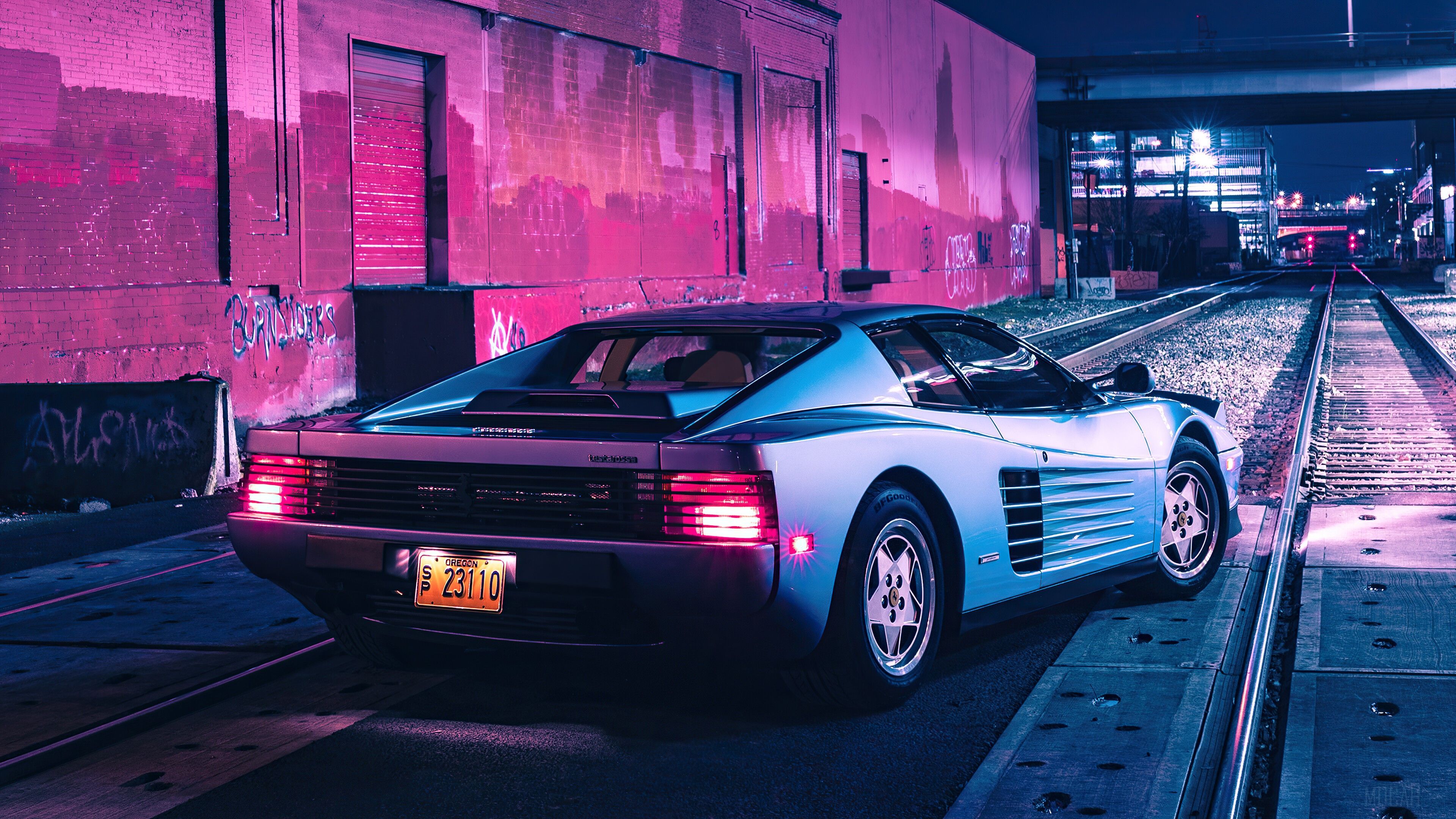 Ferrari Testarossa, Weißer Sportwagen, Neonlicht, Gleise, Pink, 4K, Desktop-Hintergrund