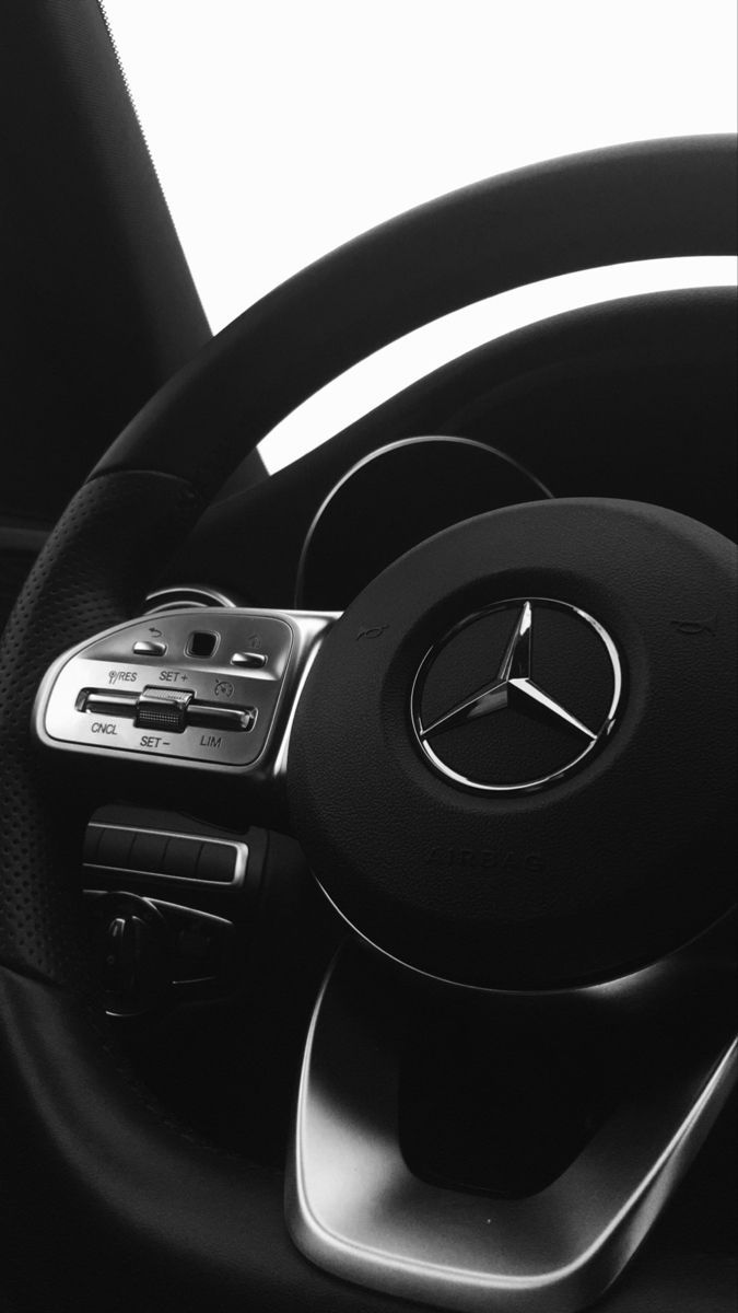 Mercedes-Benz, Lenkrad, Schwarzweiß, Innenraum, Hochformat, Hintergrundbild fürs Smartphone