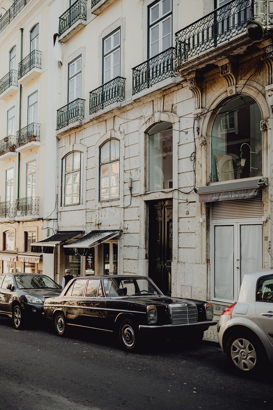 Mercedes-Benz, Oldtimer, Altbau, Straße, HD, Handy-Hintergrund im Hochformat