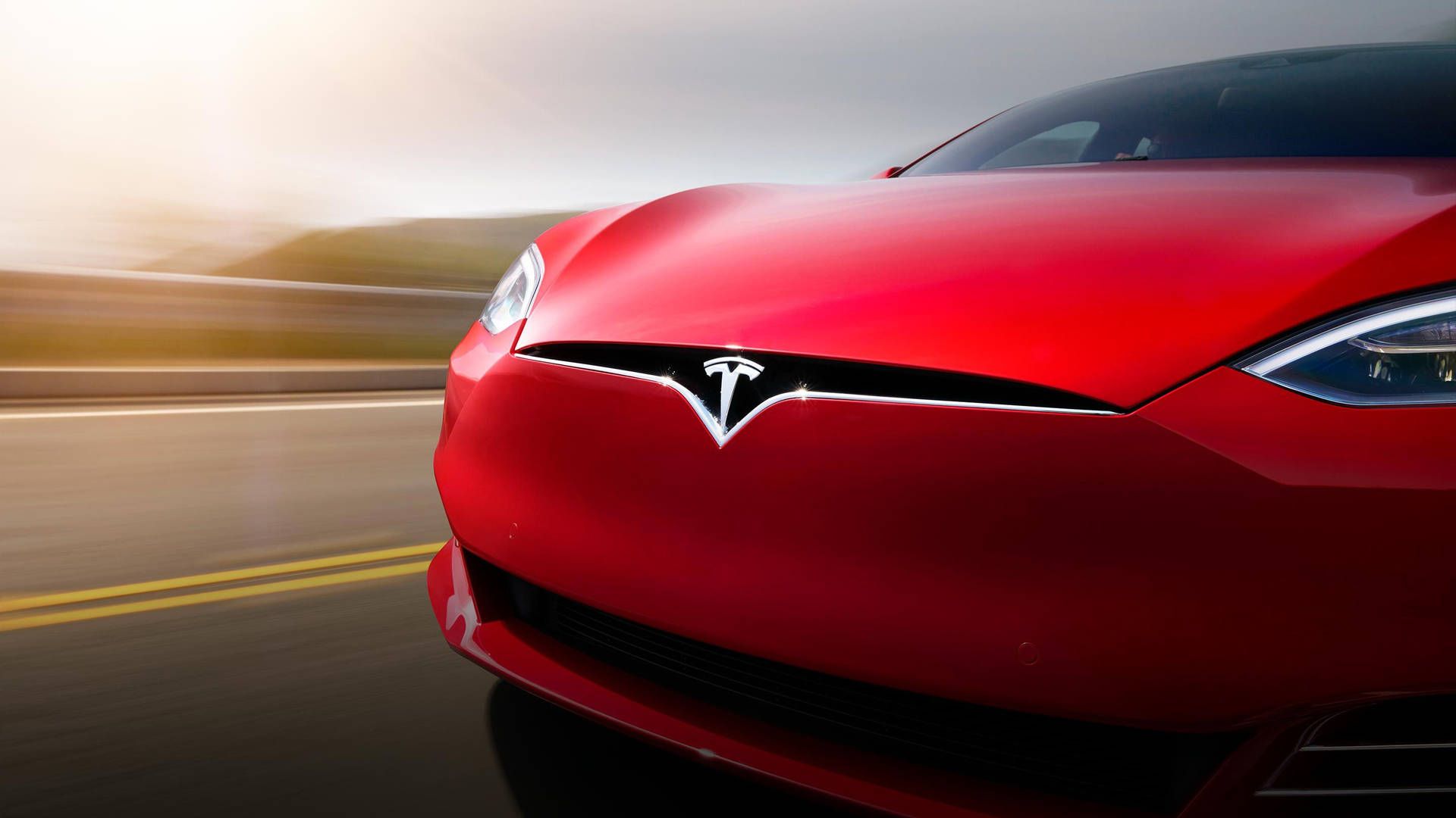 Tesla Model S, Tesla, Roter Elektroauto, Frontpartie, Bewegungsunschärfe, Tesla-Logo, 1080p-Hintergrundbild