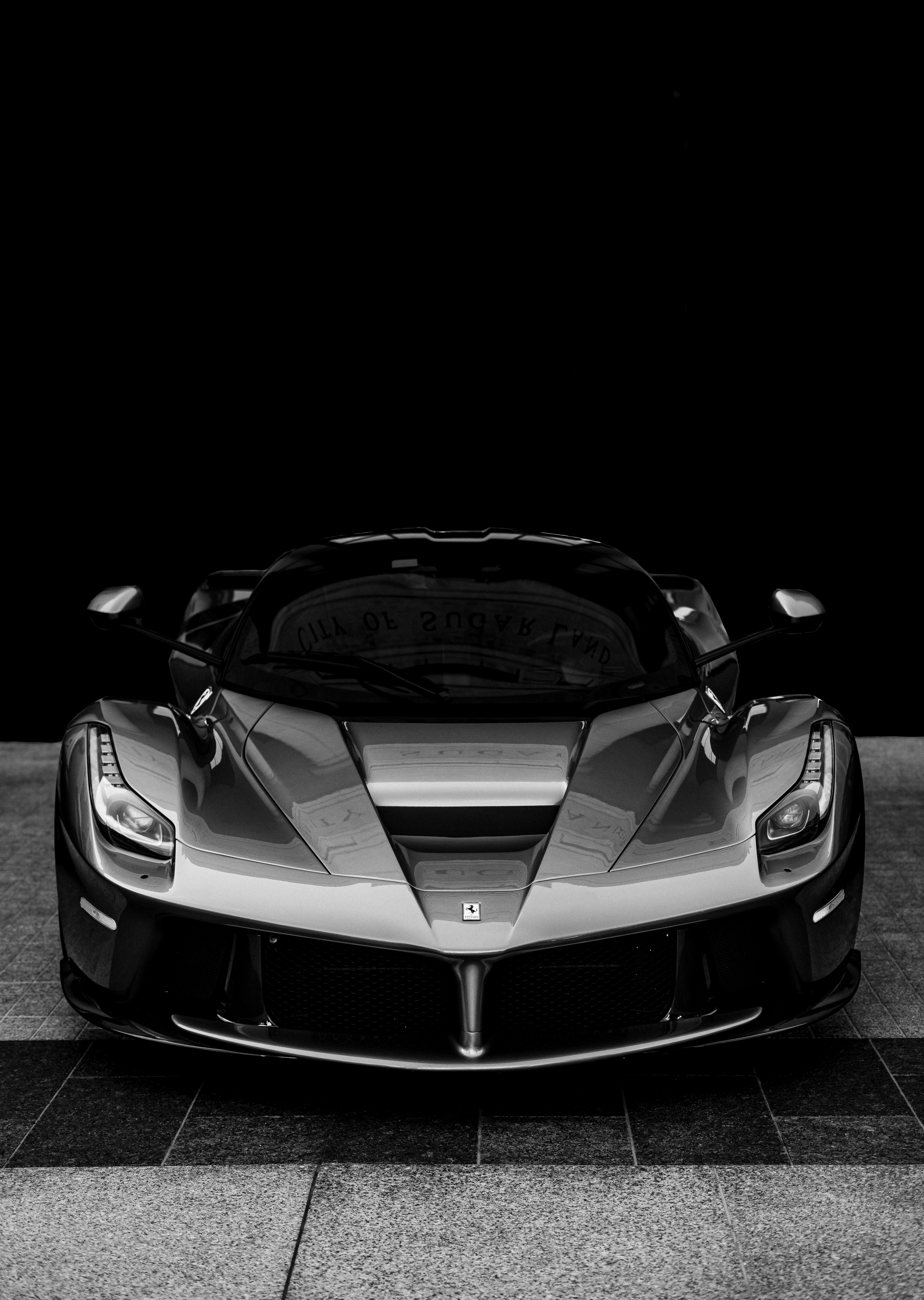 LaFerrari, Hypercar, Schwarz-Weiß, Frontansicht, QHD+, iPad-Hintergrundbild