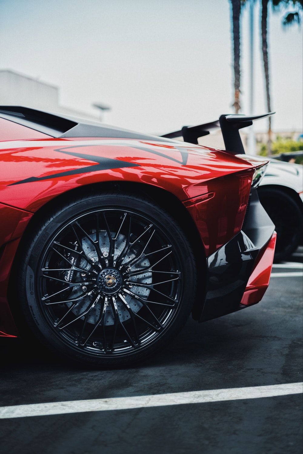 Lamborghini Aventador SV, Roter Supersportwagen, Felge, Detailaufnahme, Hintergrundbild fürs Tablet