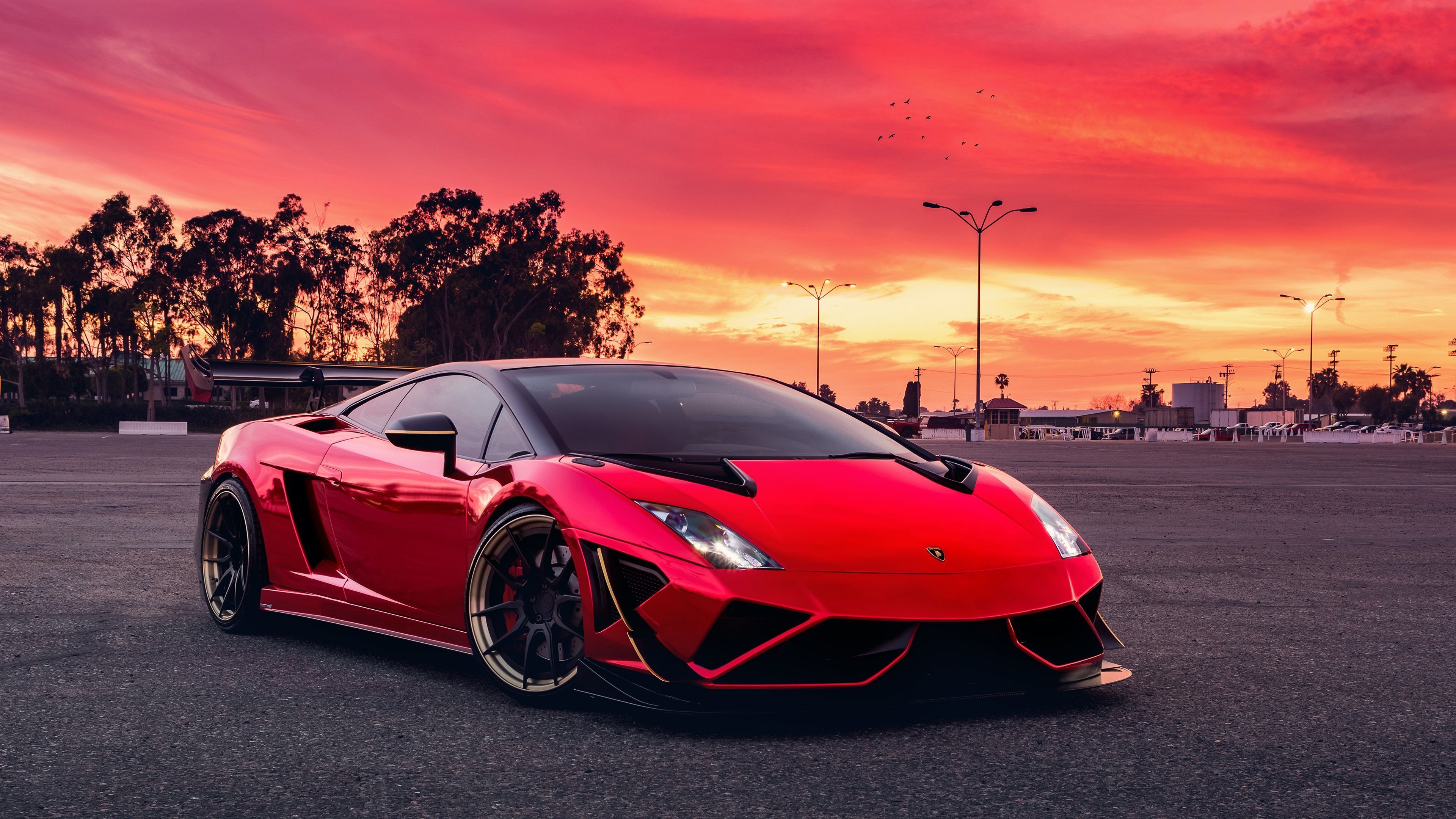 Lamborghini Huracán, Roter Sportwagen, Sonnenuntergang, Roter Himmel, Parkplatz, Ultra-HD-Hintergrundbild