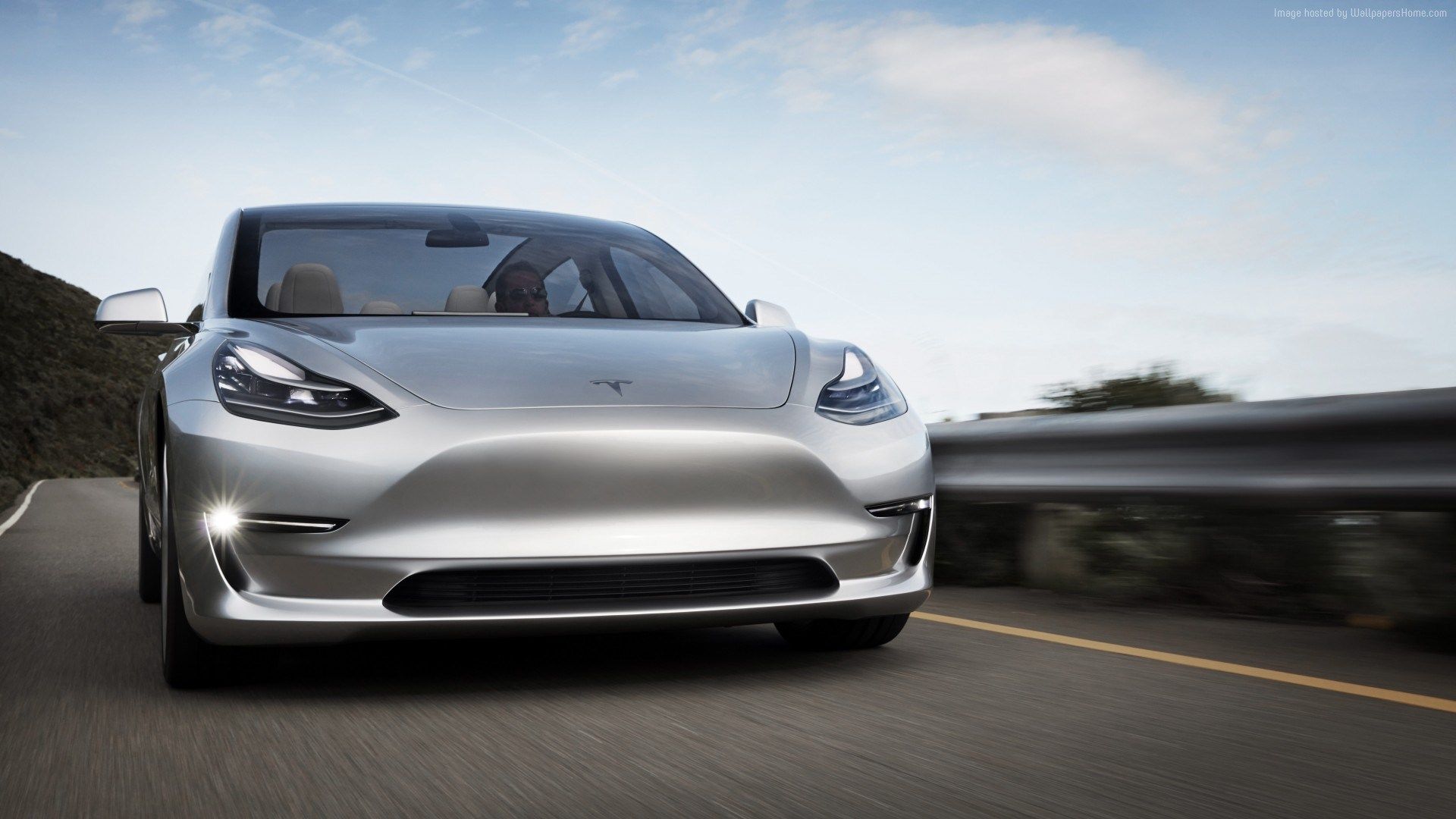 Tesla Model 3, Tesla, Silbernes Elektroauto, Frontansicht, Fahrt, 1920x1080, Desktop-Hintergrund