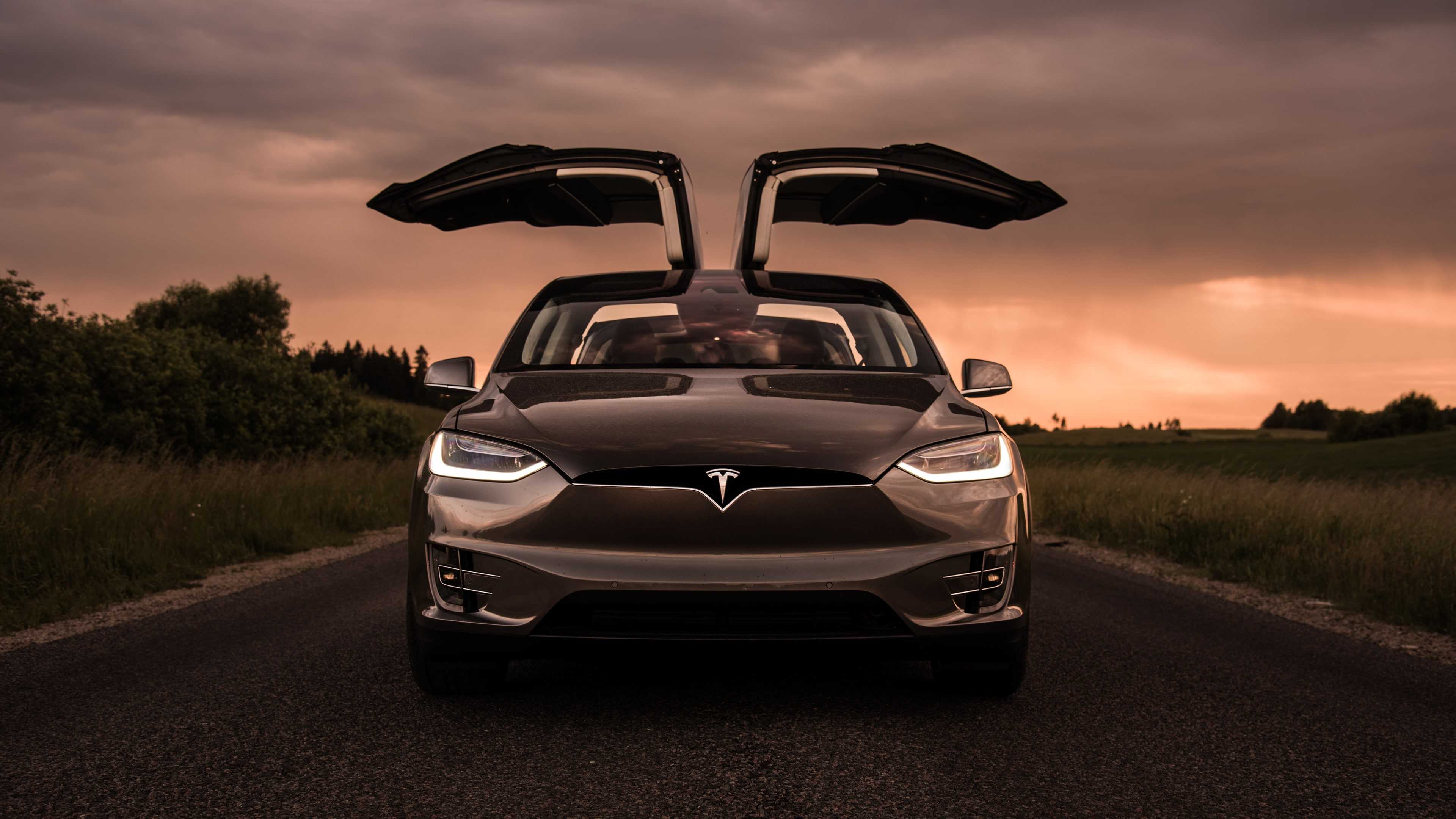 Tesla Model X, Tesla, Flügeltüren, Abendrot, Landstraße, Frontansicht, 3840x2160, PC-Hintergrundbild