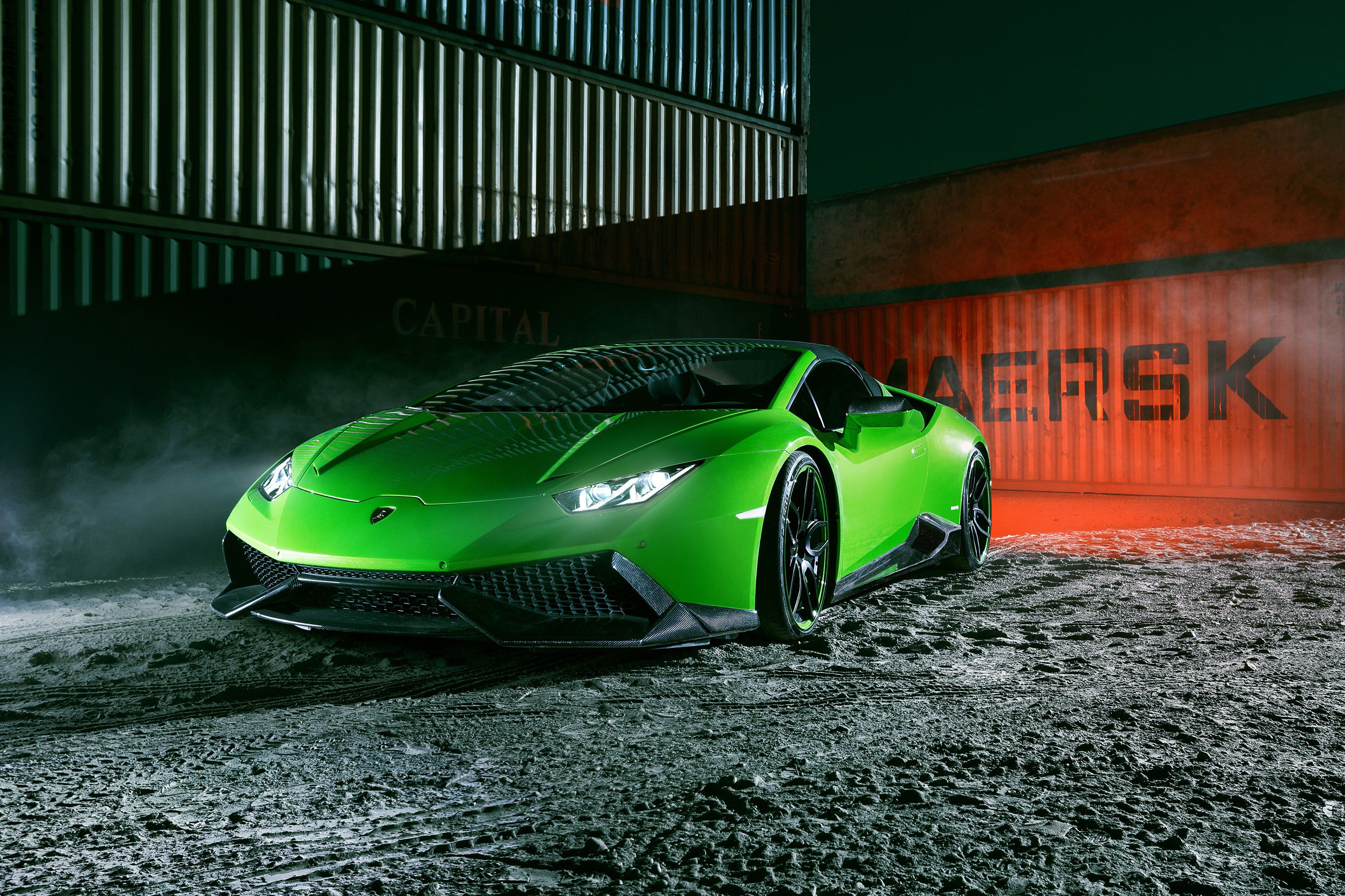 Lamborghini Huracán EVO, Grüner Sportwagen, Container, Maersk, Nacht, 2K-Hintergrundbild für PC