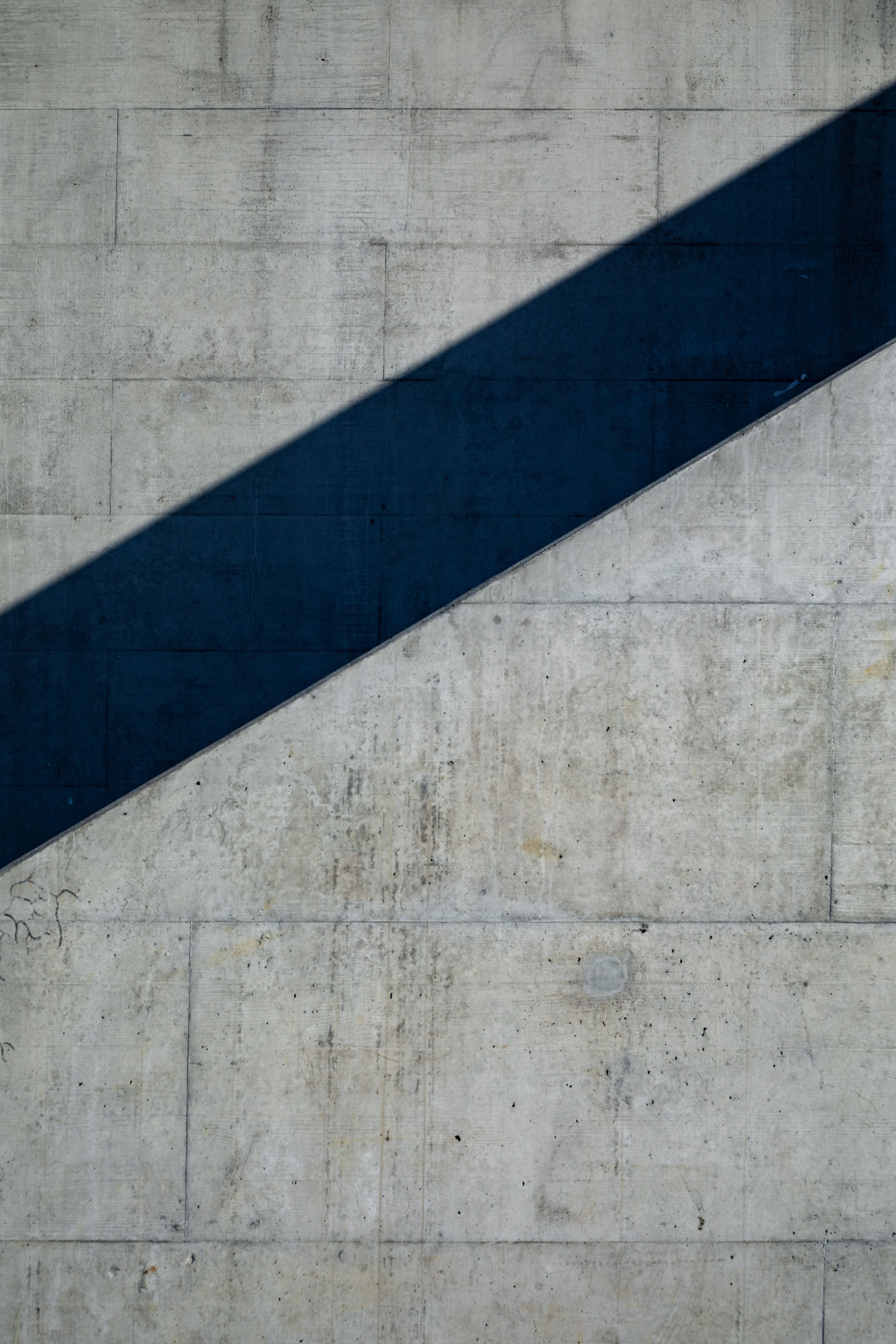 Sichtbeton, Blauer Streifen, Diagonal, Minimalistisch, QHD+, Hintergrundbild fürs Handy