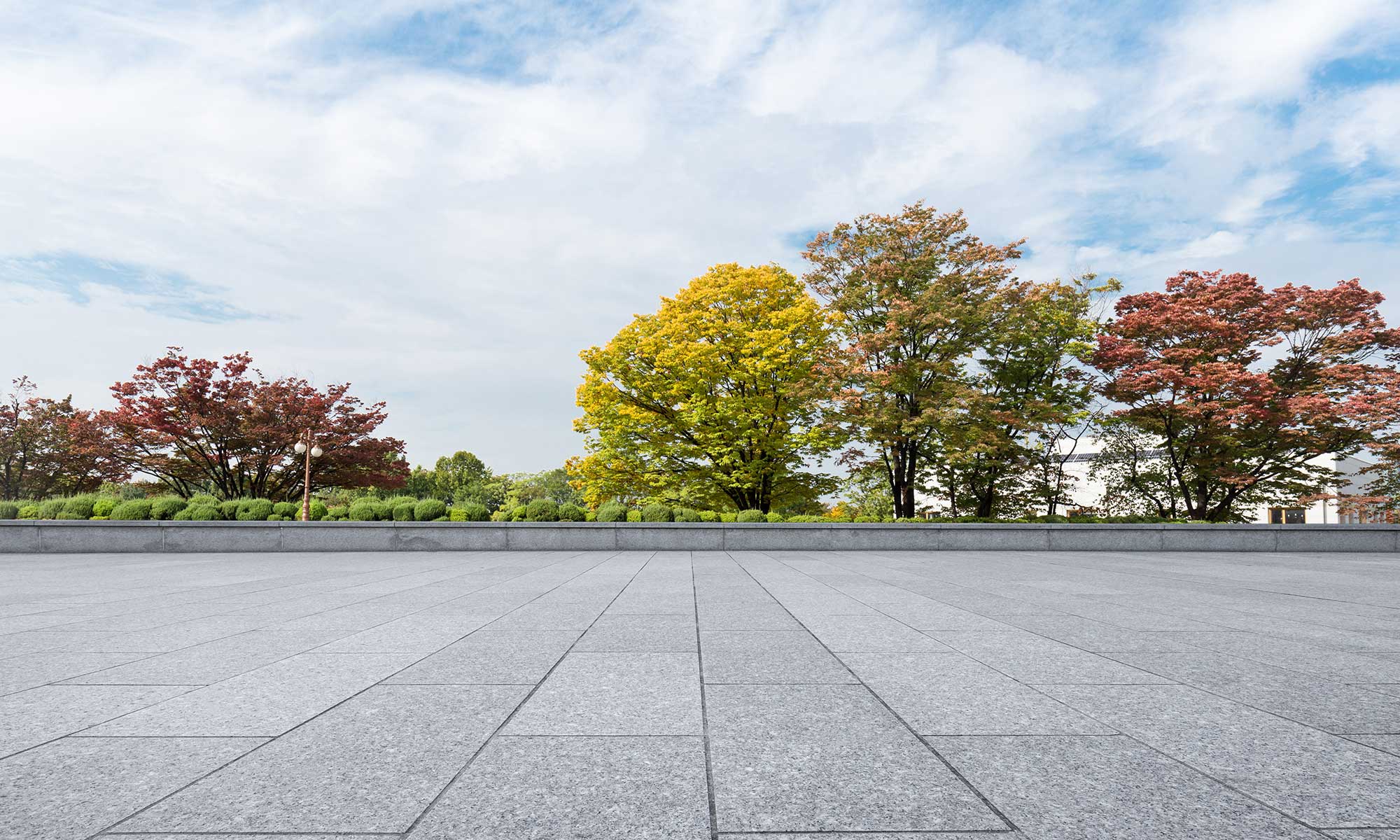 Betonplatten, Platz, Herbstbäume, Himmel, Full HD, Desktop-Hintergrund für Windows