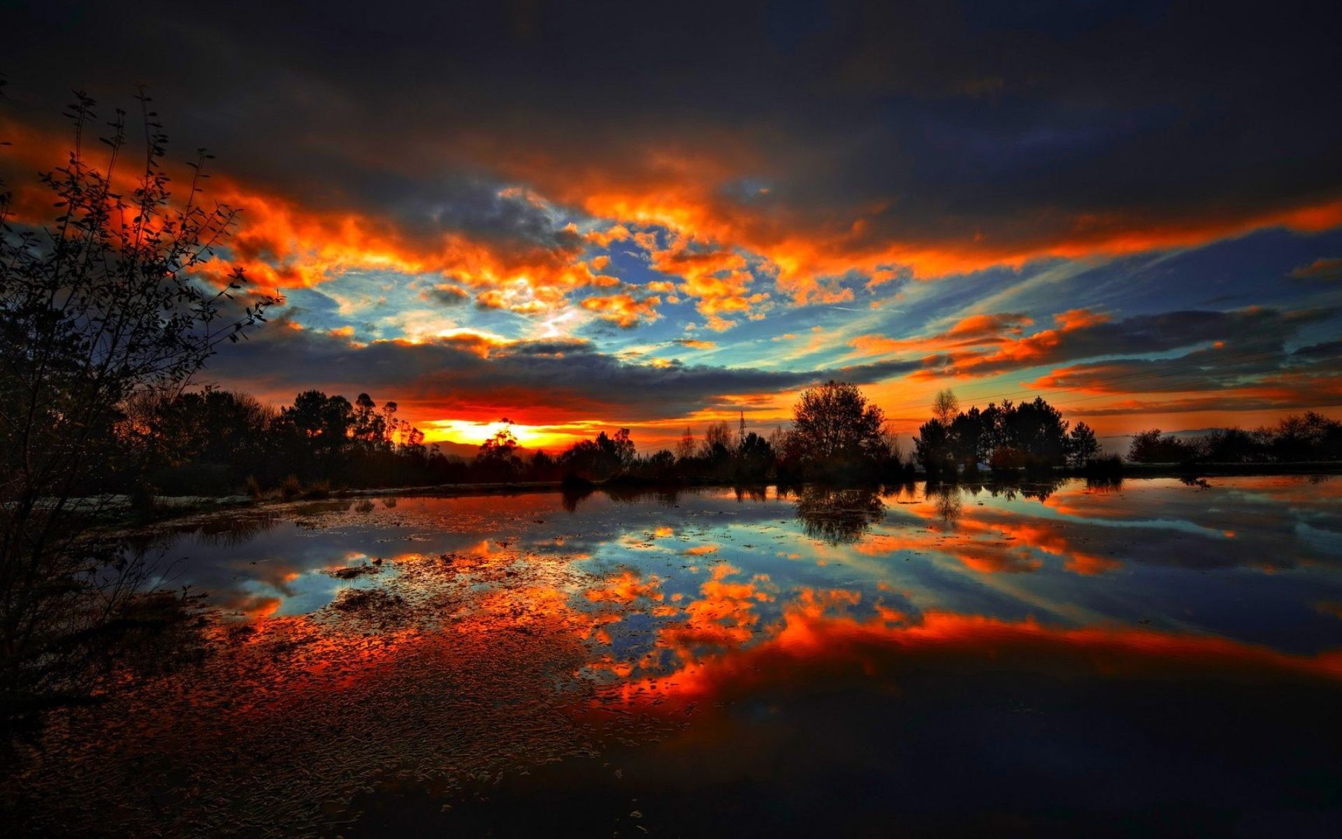 See, Spiegelung, Roter Himmel, Bäume, Dramatisch, 16:10, Full-HD-Hintergrundbild für den Desktop