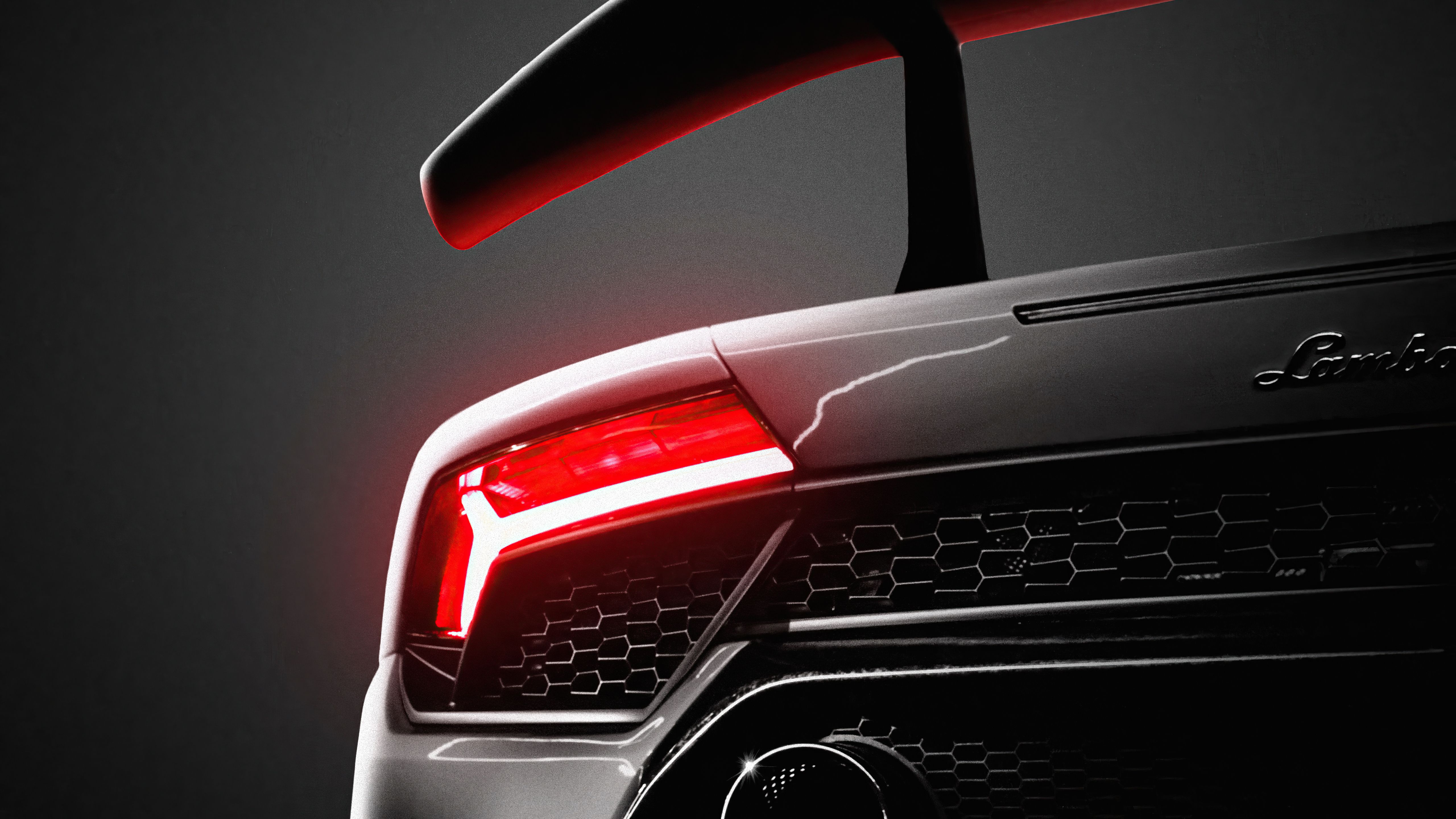 Heckleuchte, Heckflügel, Sportwagen, Detailaufnahme, Rotes Licht, 5K, Desktop-Hintergrund