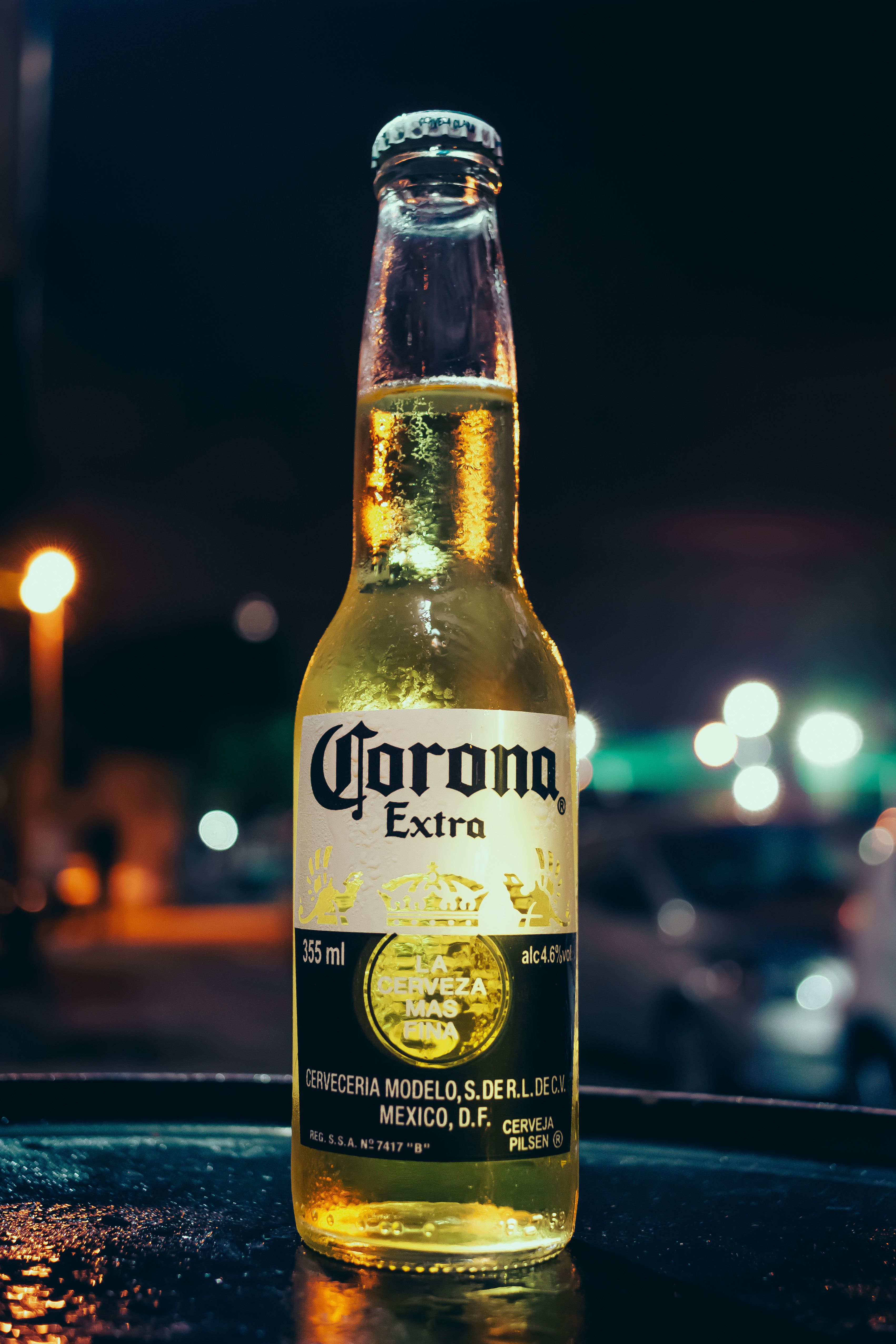 Corona Extra, Bierflasche, Mexikanisches Bier, Nacht, Bokeh, QHD+, Tablet-Hintergrund
